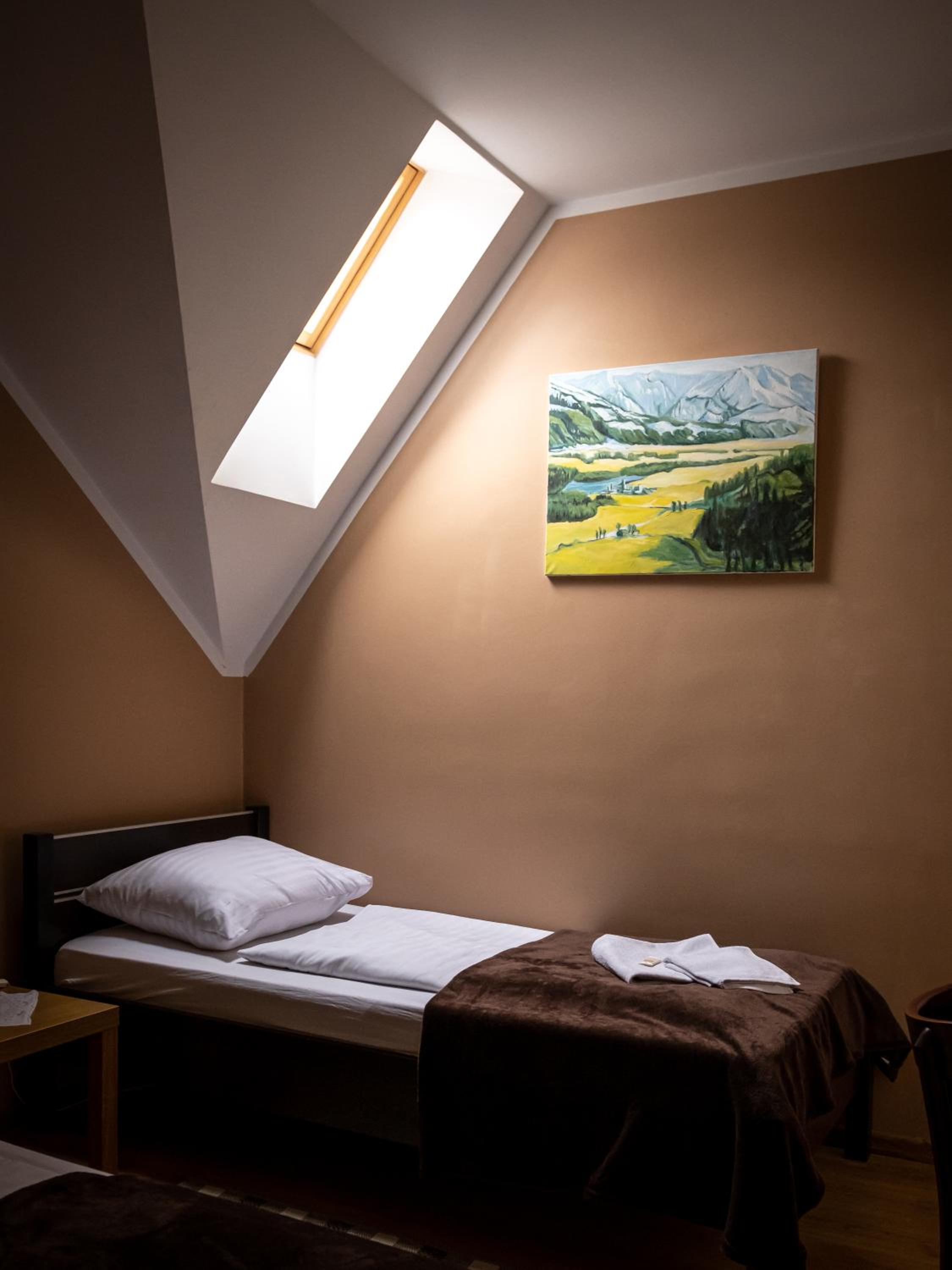Single Room photo 2