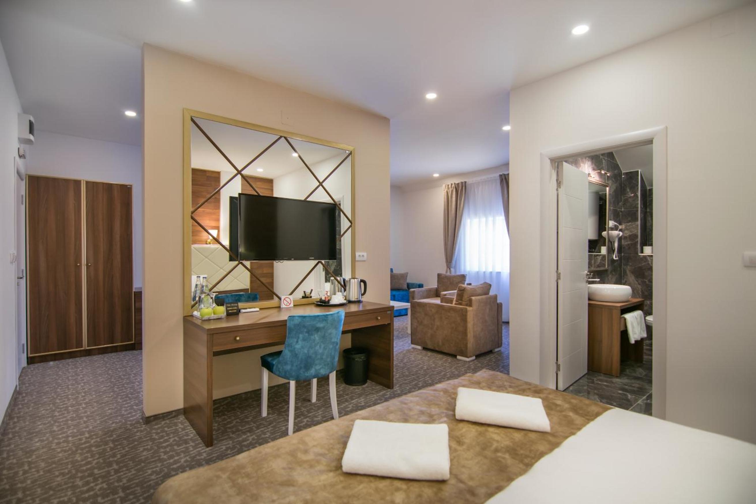 Junior Suite - Photo 11