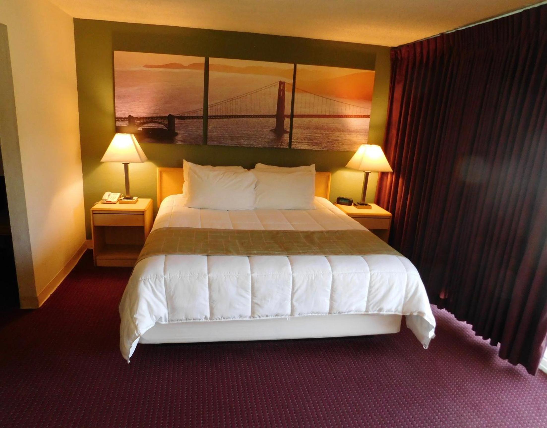 King Studio Suite - Non-Smoking - Photo 3