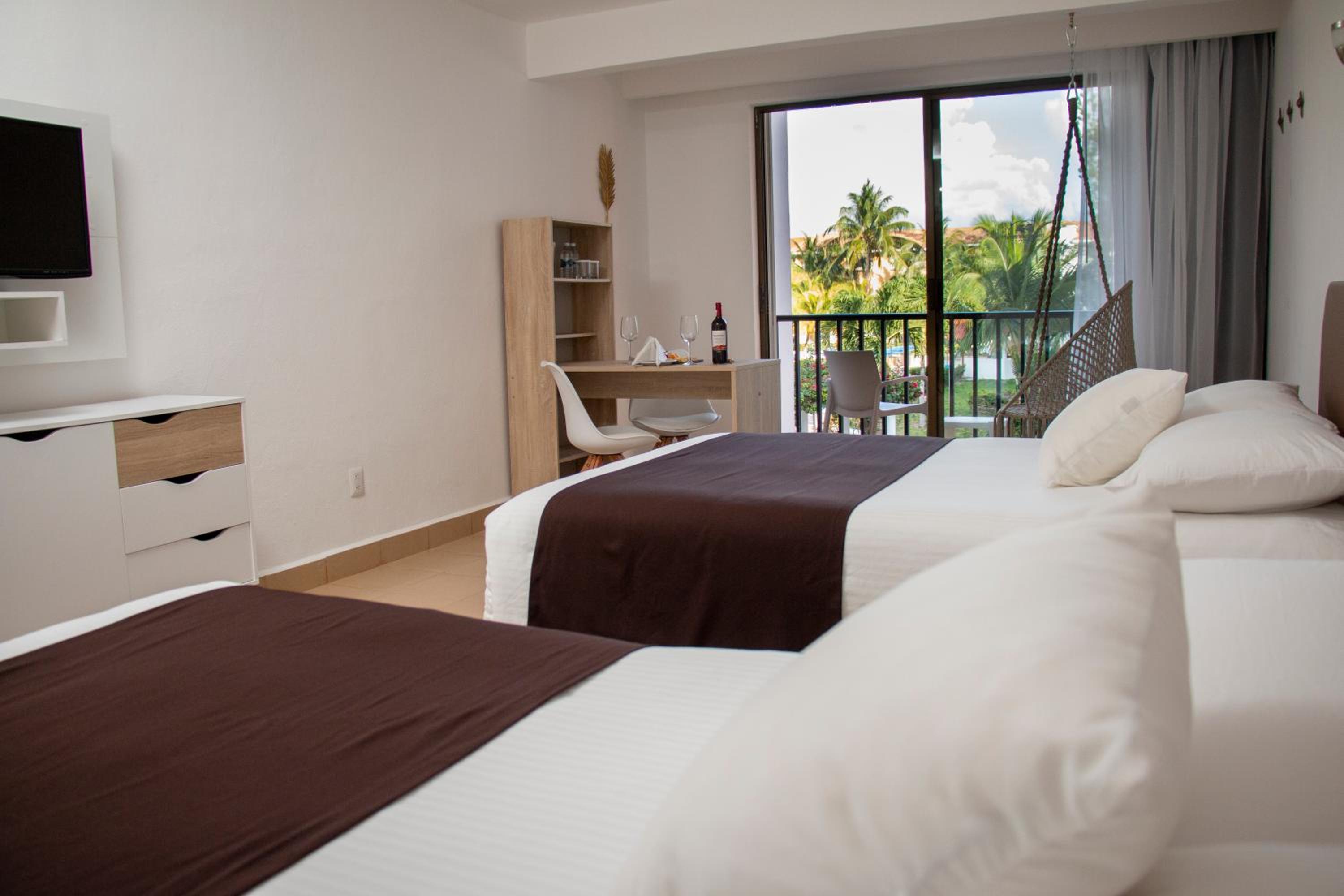 Superior Room with 2 Double Beds, Non-Smoking - Photo 6
