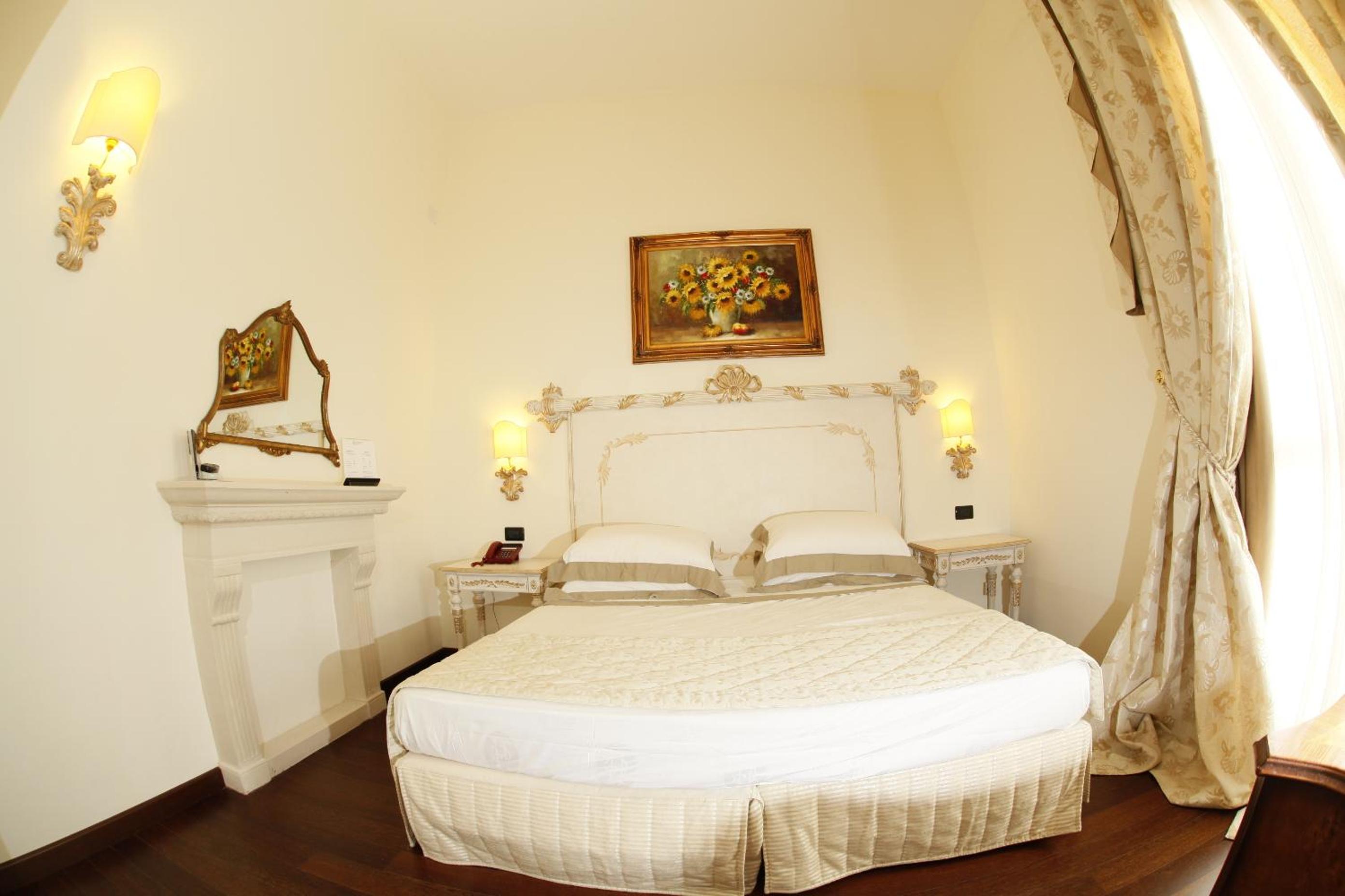 Double or Twin Room - Photo 1
