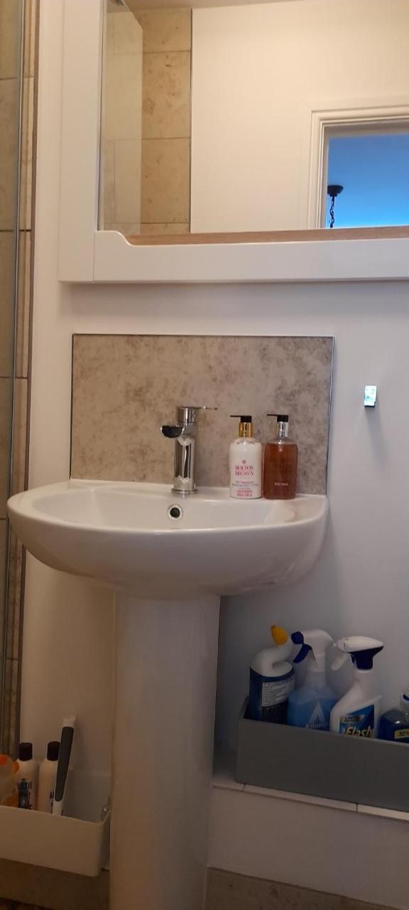 One-Bedroom Apartment - Photo 3