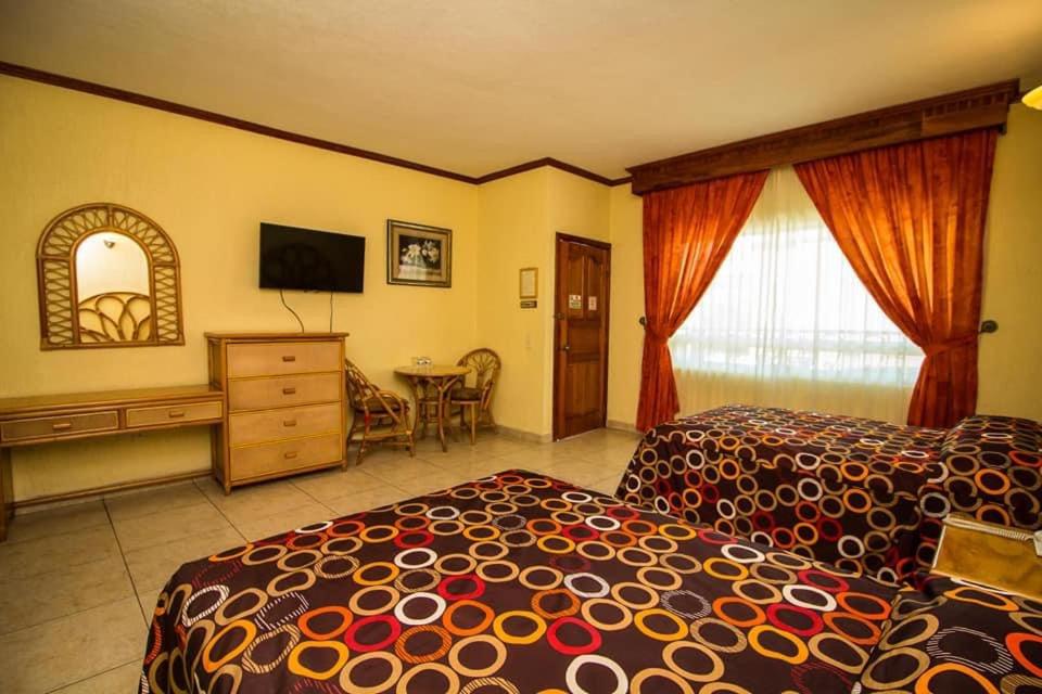Twin Room with Private Bathroom