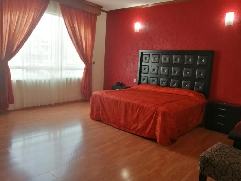 Queen Suite photo 2