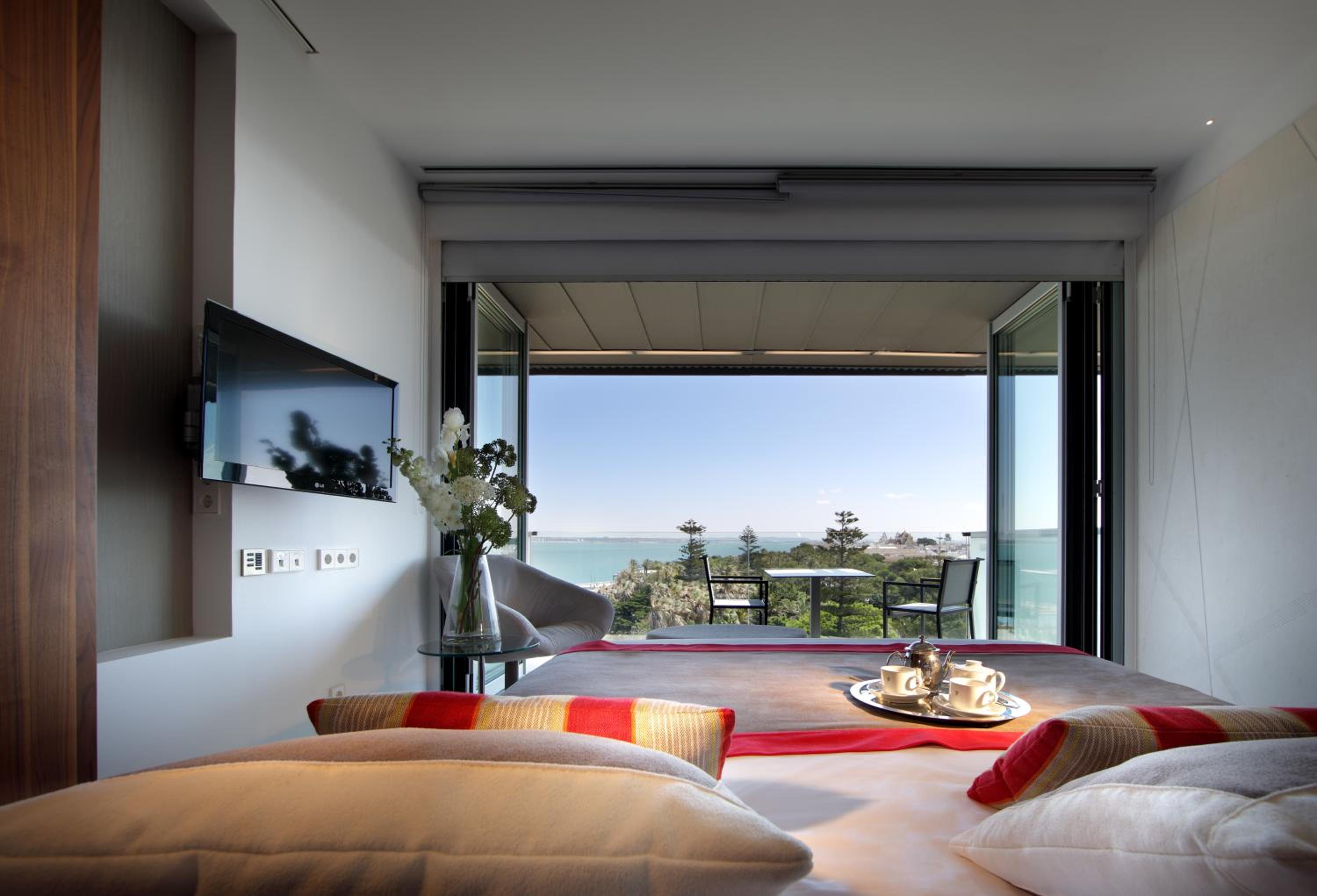 Double or Twin Room with Extra Bed (2 Adults + 1 Child) - Photo 3