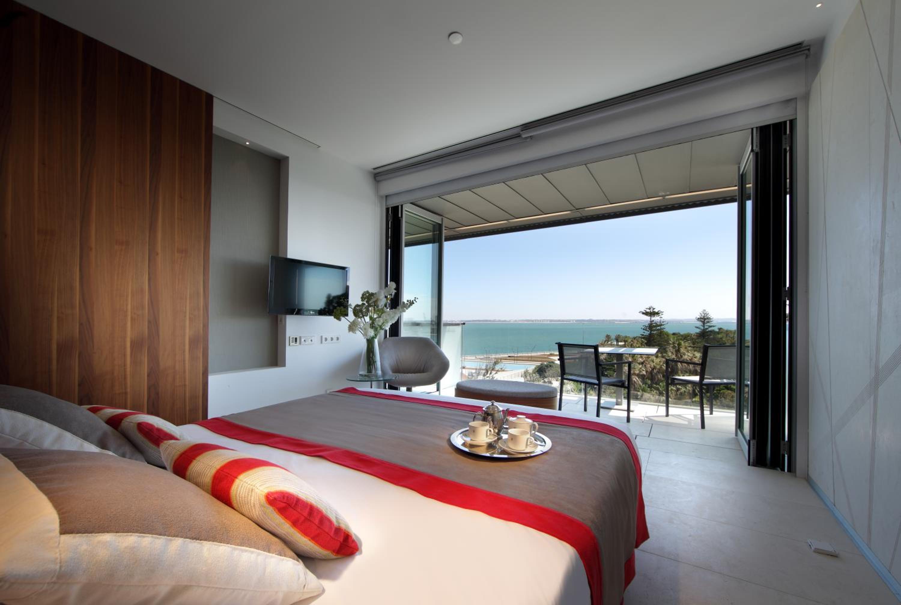 Double or Twin Room with Extra Bed (2 Adults + 1 Child) - Photo 2