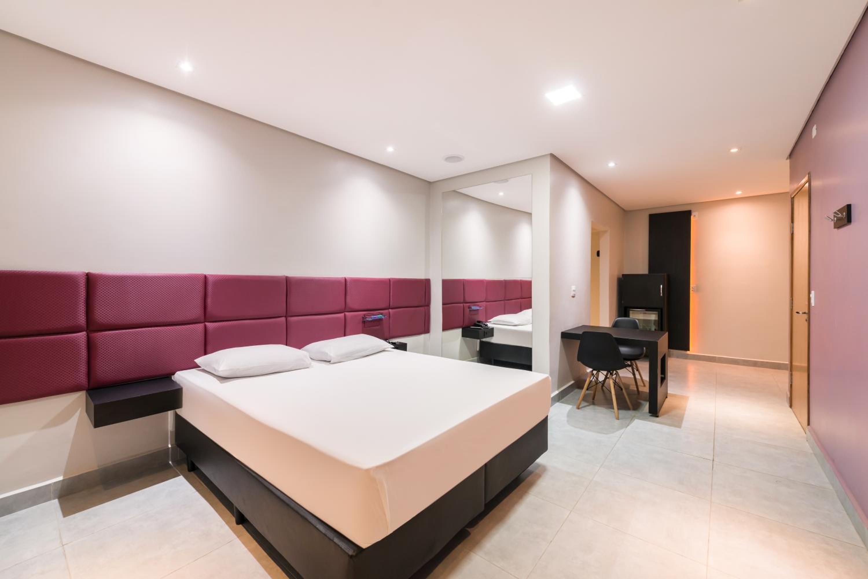 Double Room - Photo 8