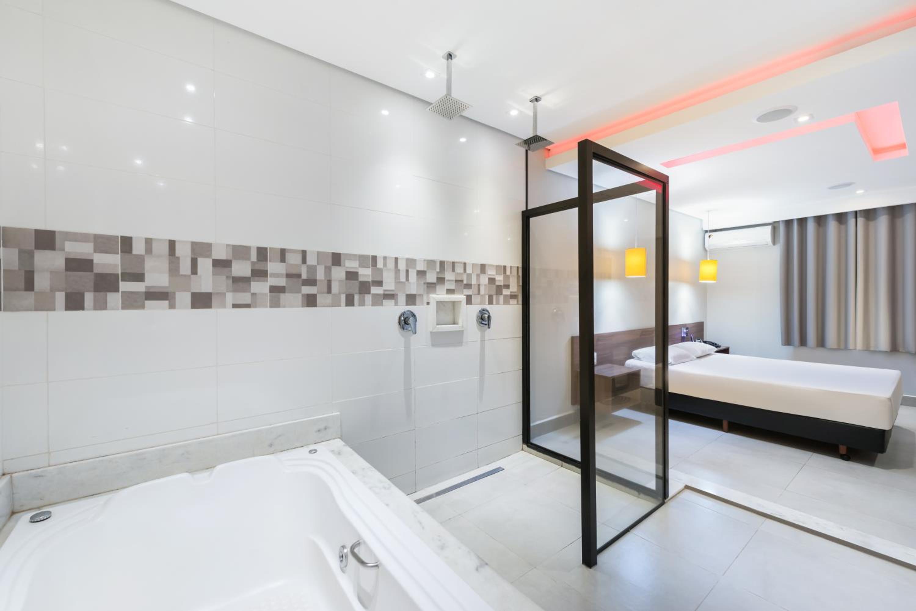 Studio with Spa Bath - Photo 7