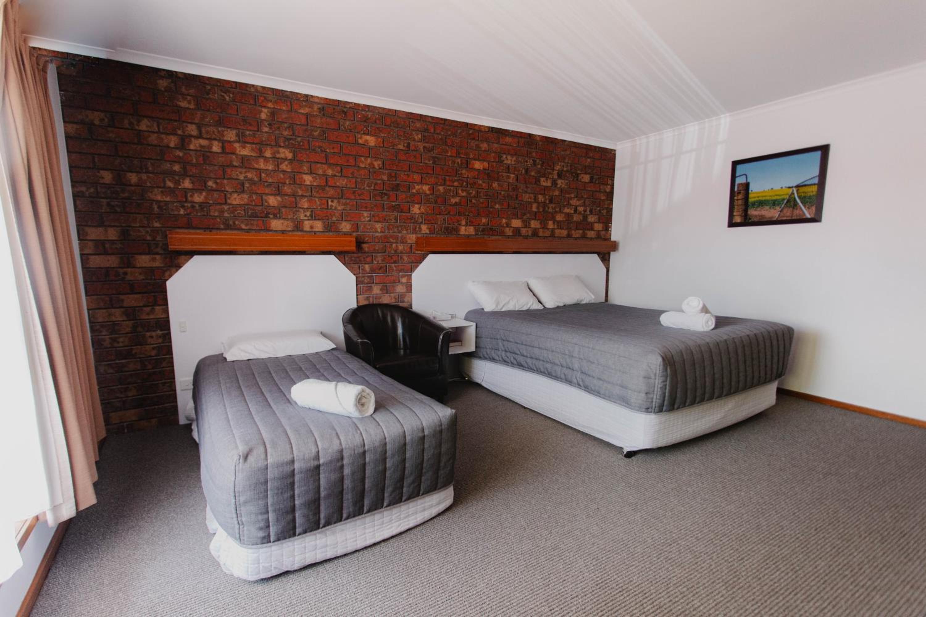 Double Room - Photo 4