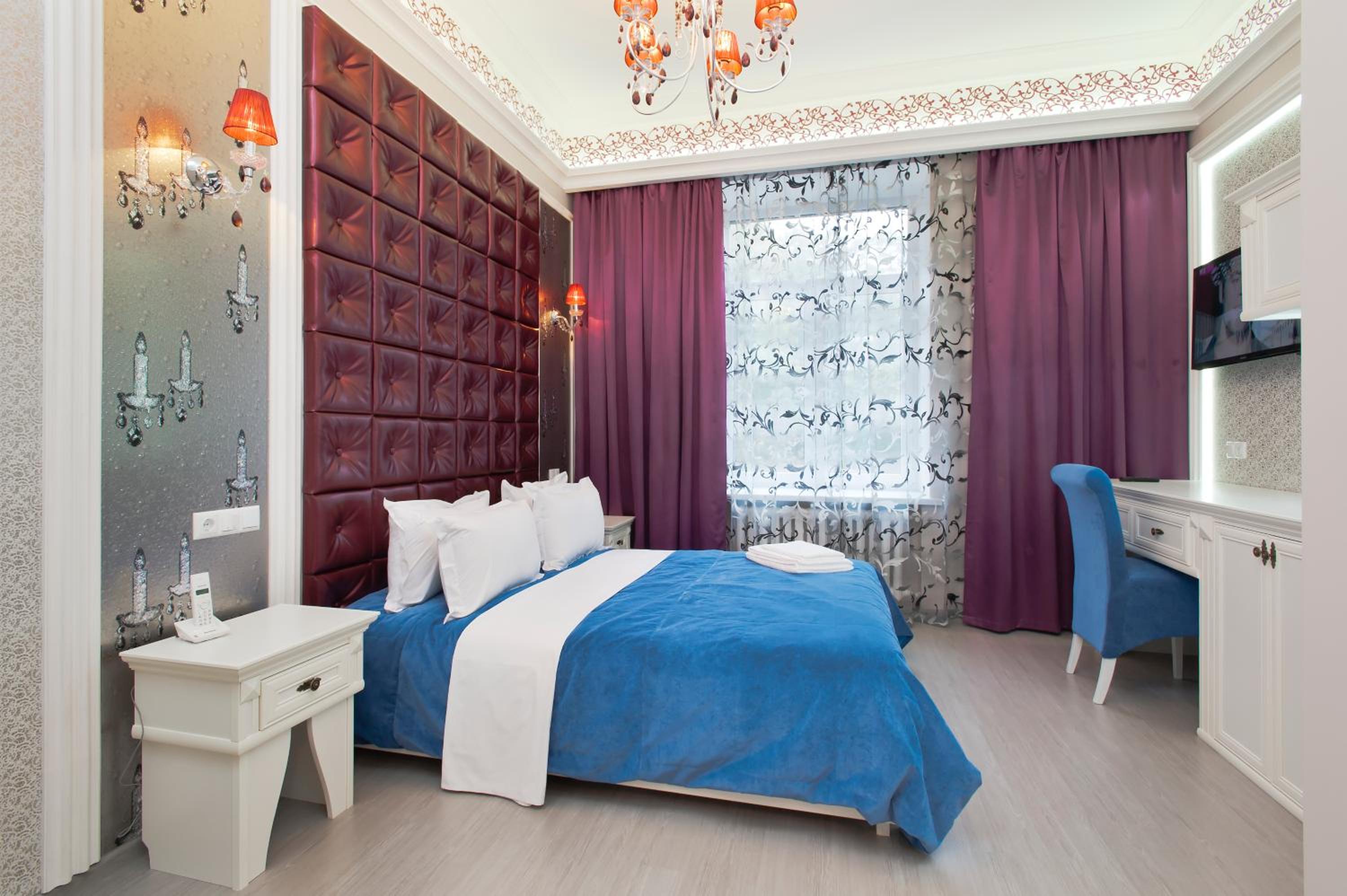 Luxury Quiet Junior Suite with Shower on Khreschatyk 15
