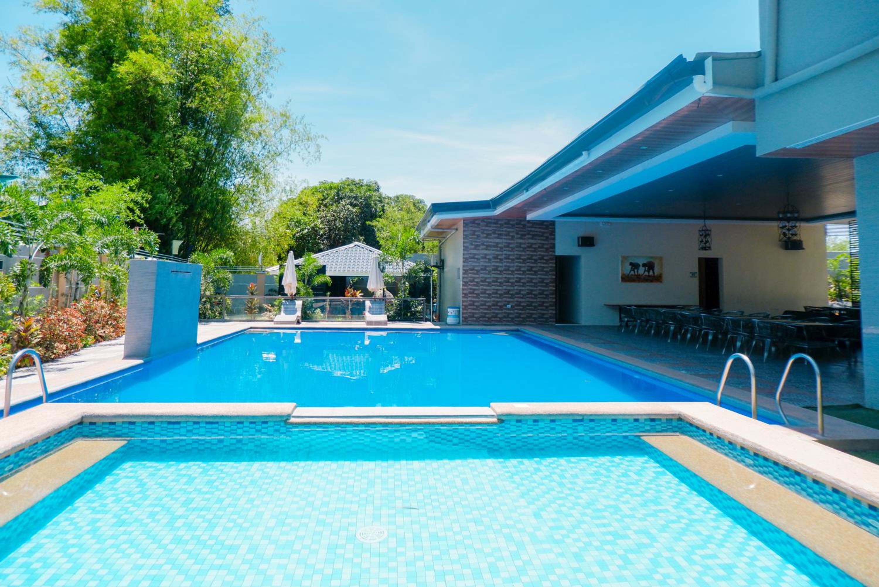Villa with Private Pool - Photo 14