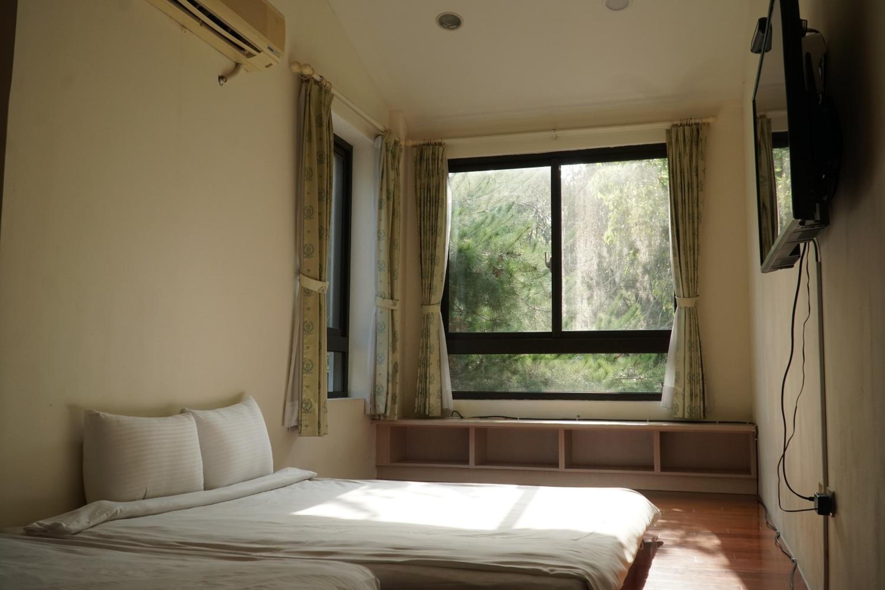 Japanese-Style Quadruple Room photo 3