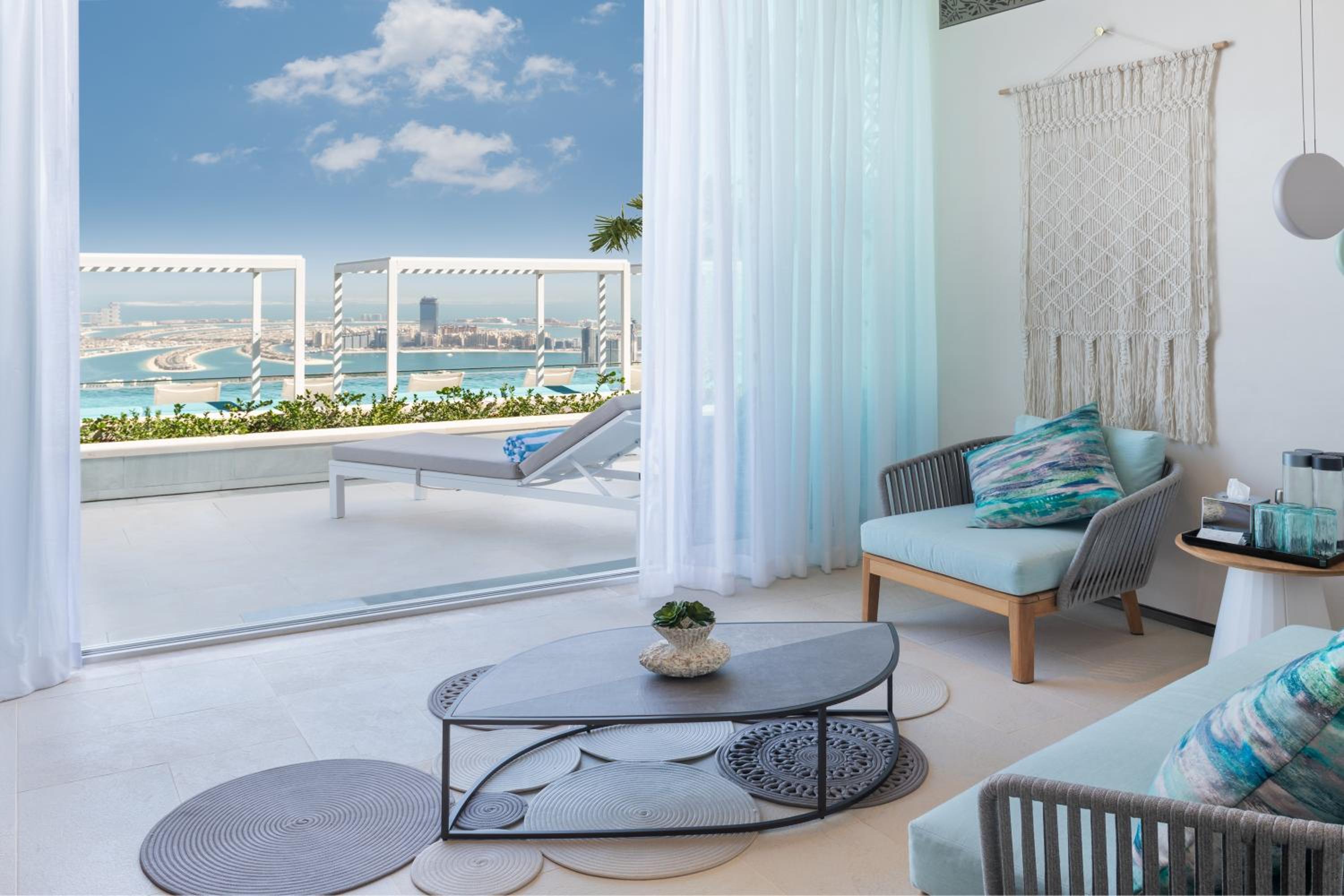 Three Bedroom Presidential Suite & Cabana & World's Highest Infinity Pool Access photo 3