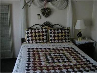 Queen Room photo 1