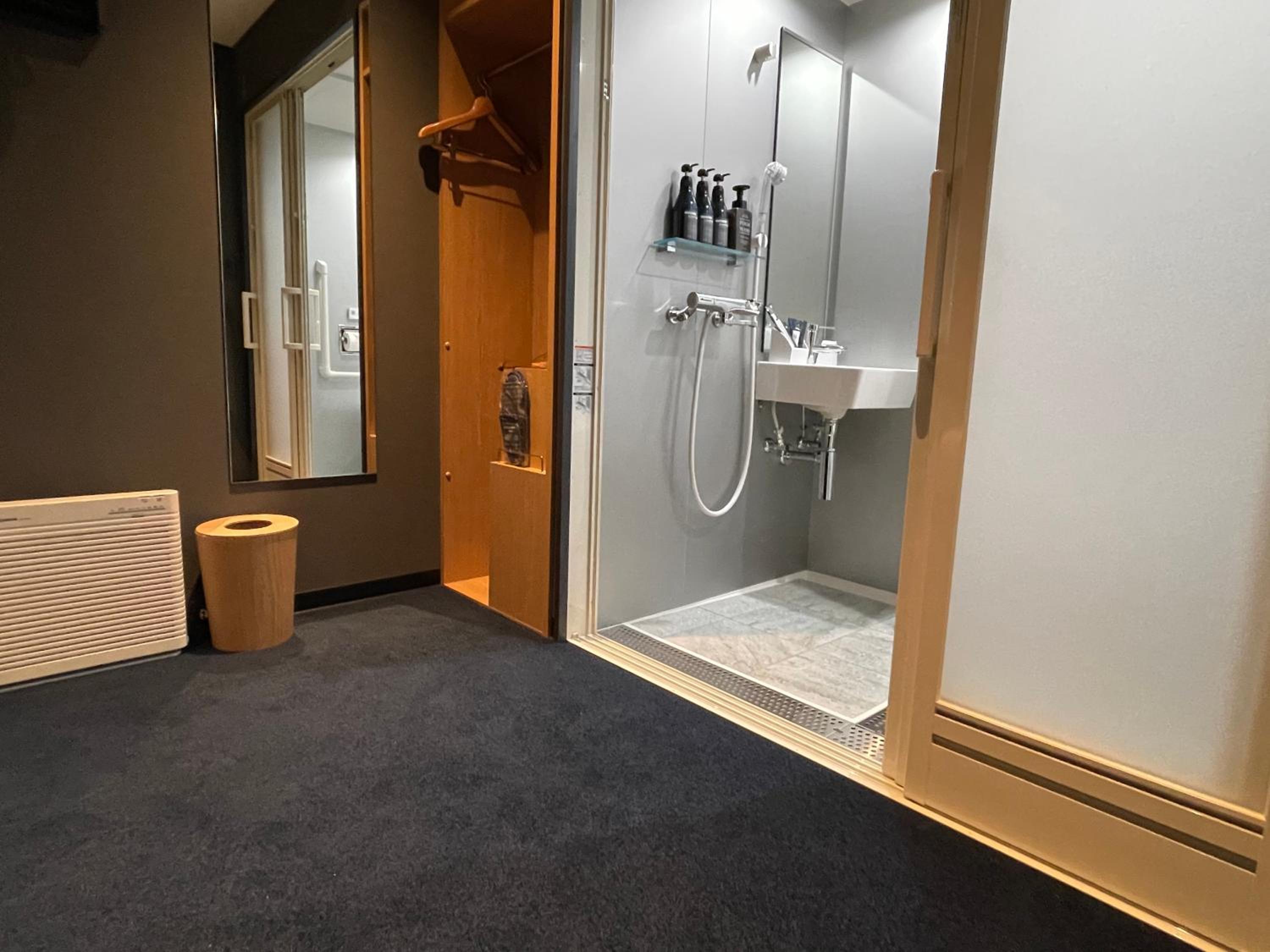 Single Room Disability Access - Non-Smoking photo 3