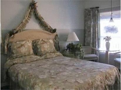 Queen Room photo 3