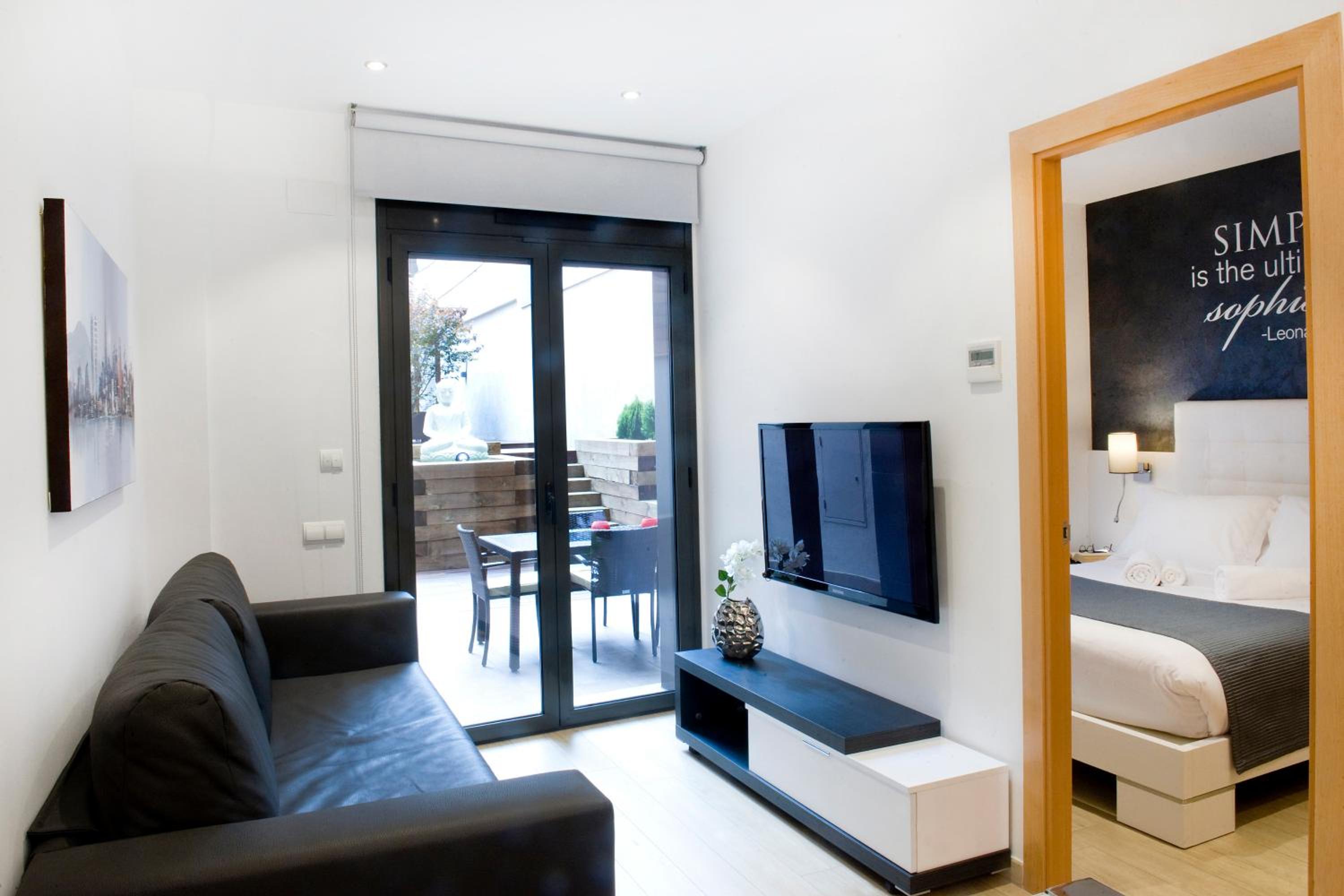 Apartamento de una habitación con jardín