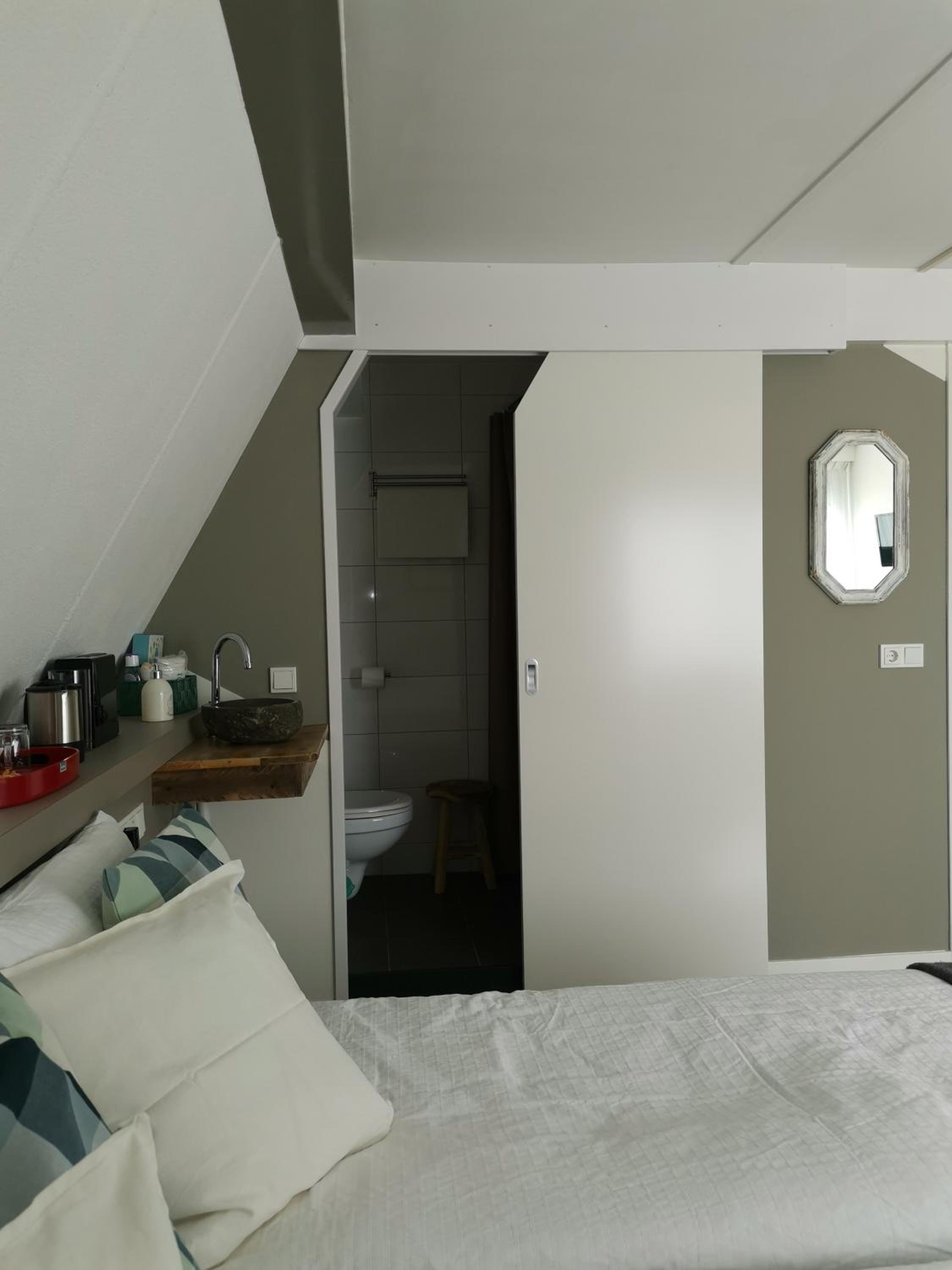 Double or Twin Room with Garden View - Photo 5