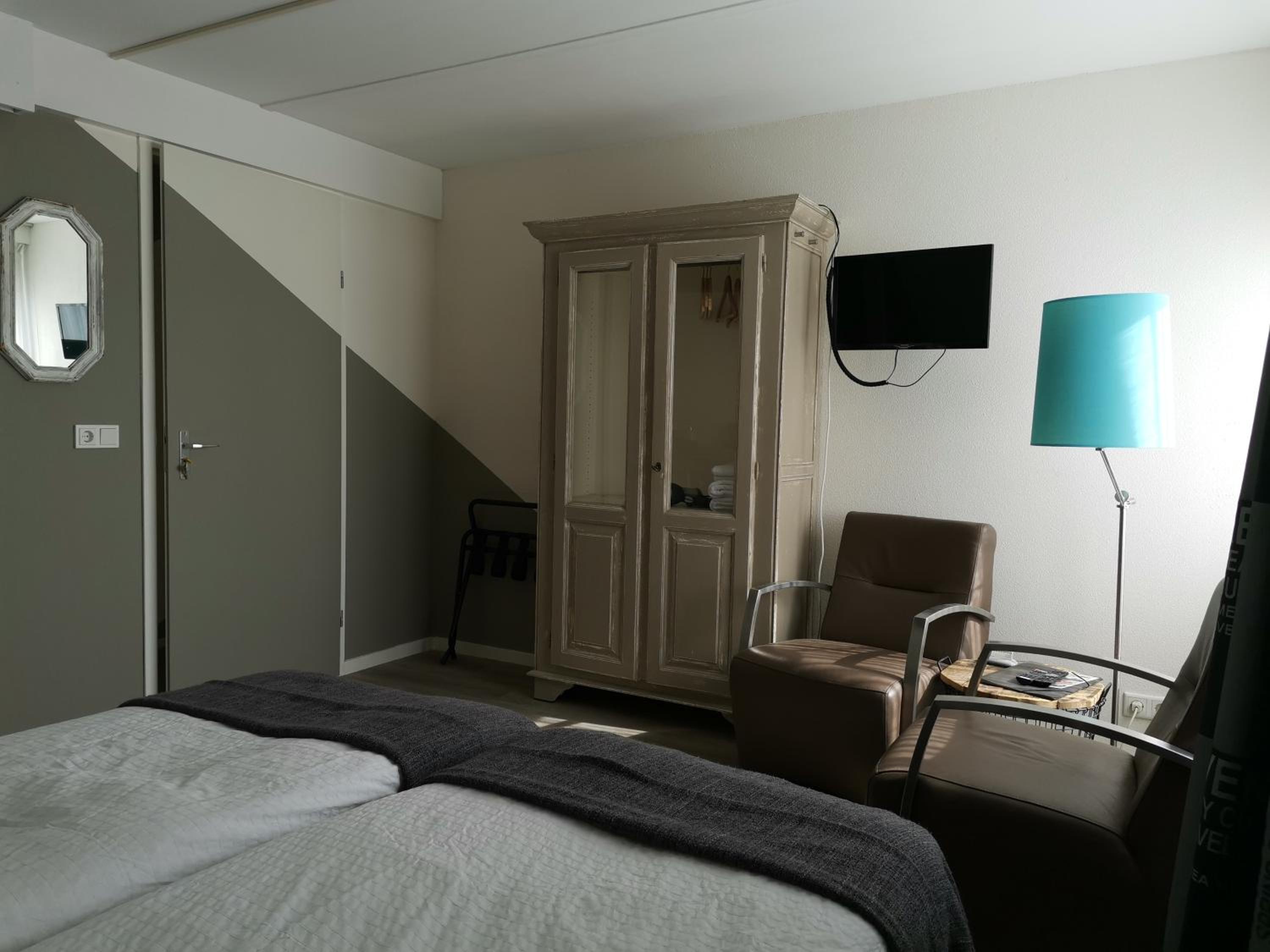Double or Twin Room with Garden View - Photo 1
