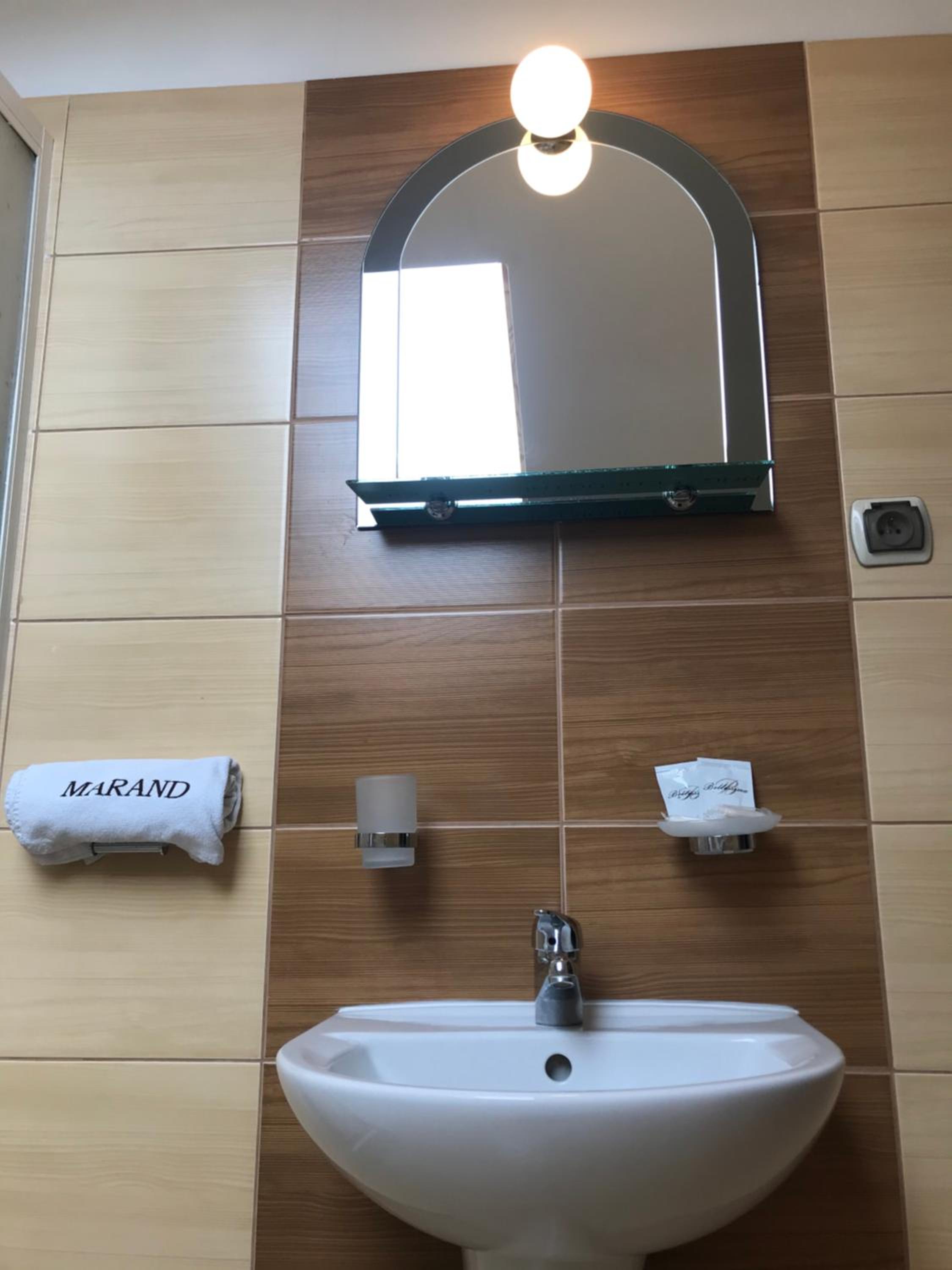 Double or Twin Room - Photo 4