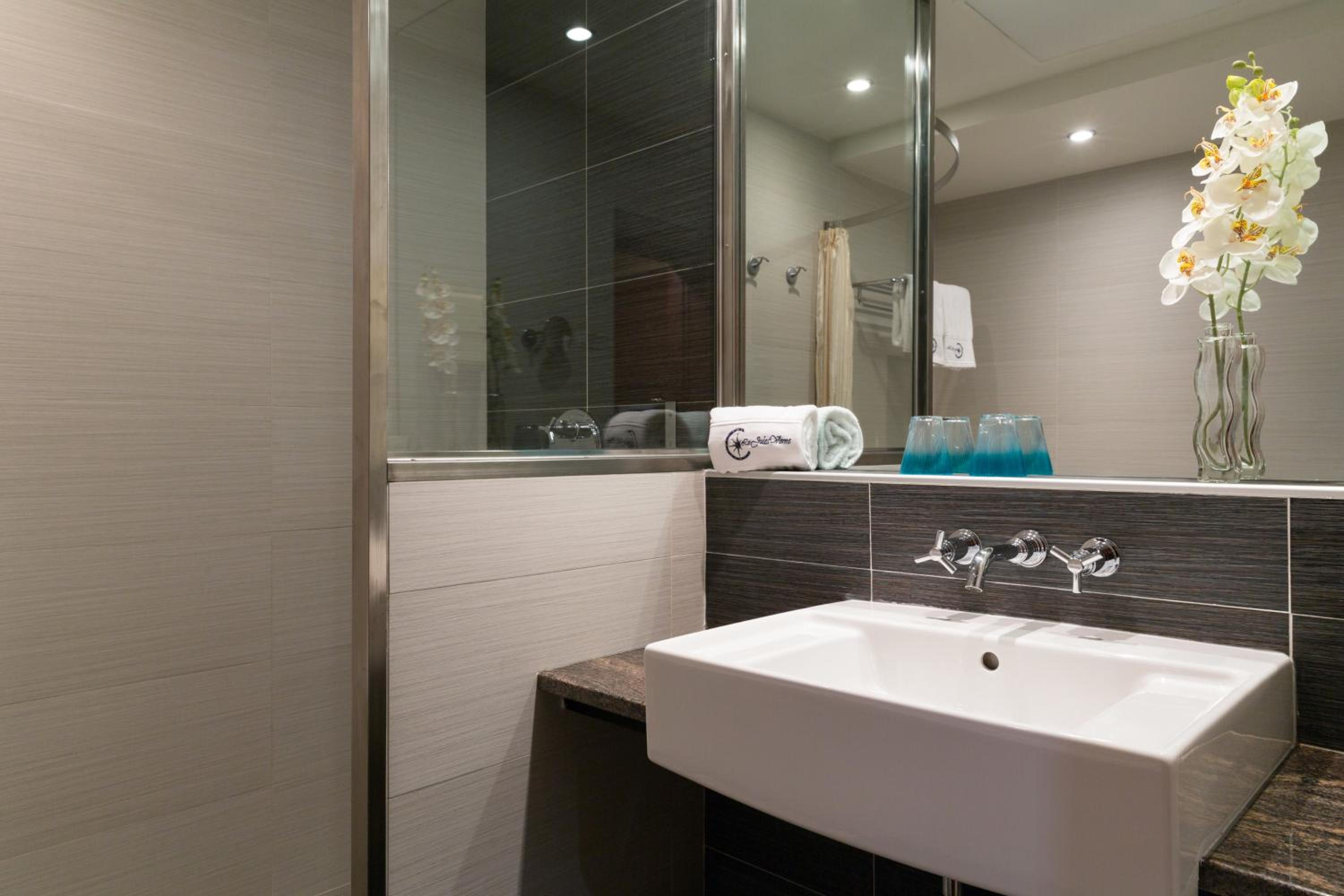 Duplex Suite - Photo 2