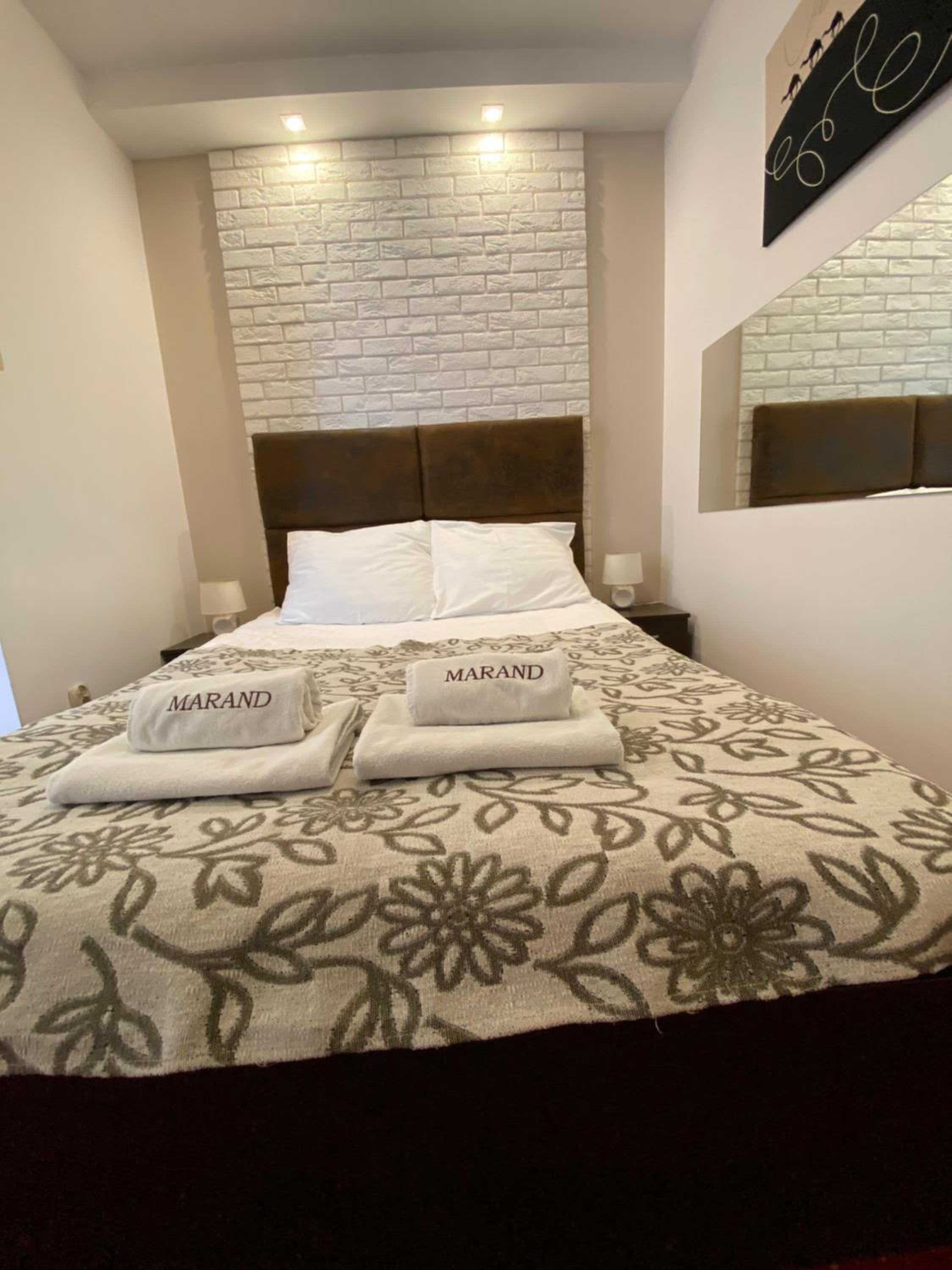Deluxe Double Room with Bath - Photo 5