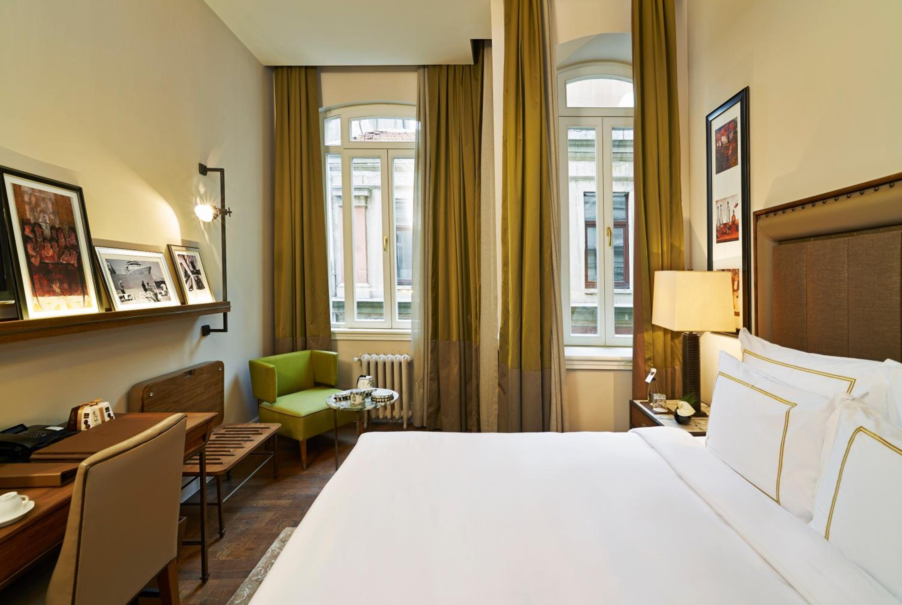 Classic King Room with One King Bed (Non Smoking) photo 1