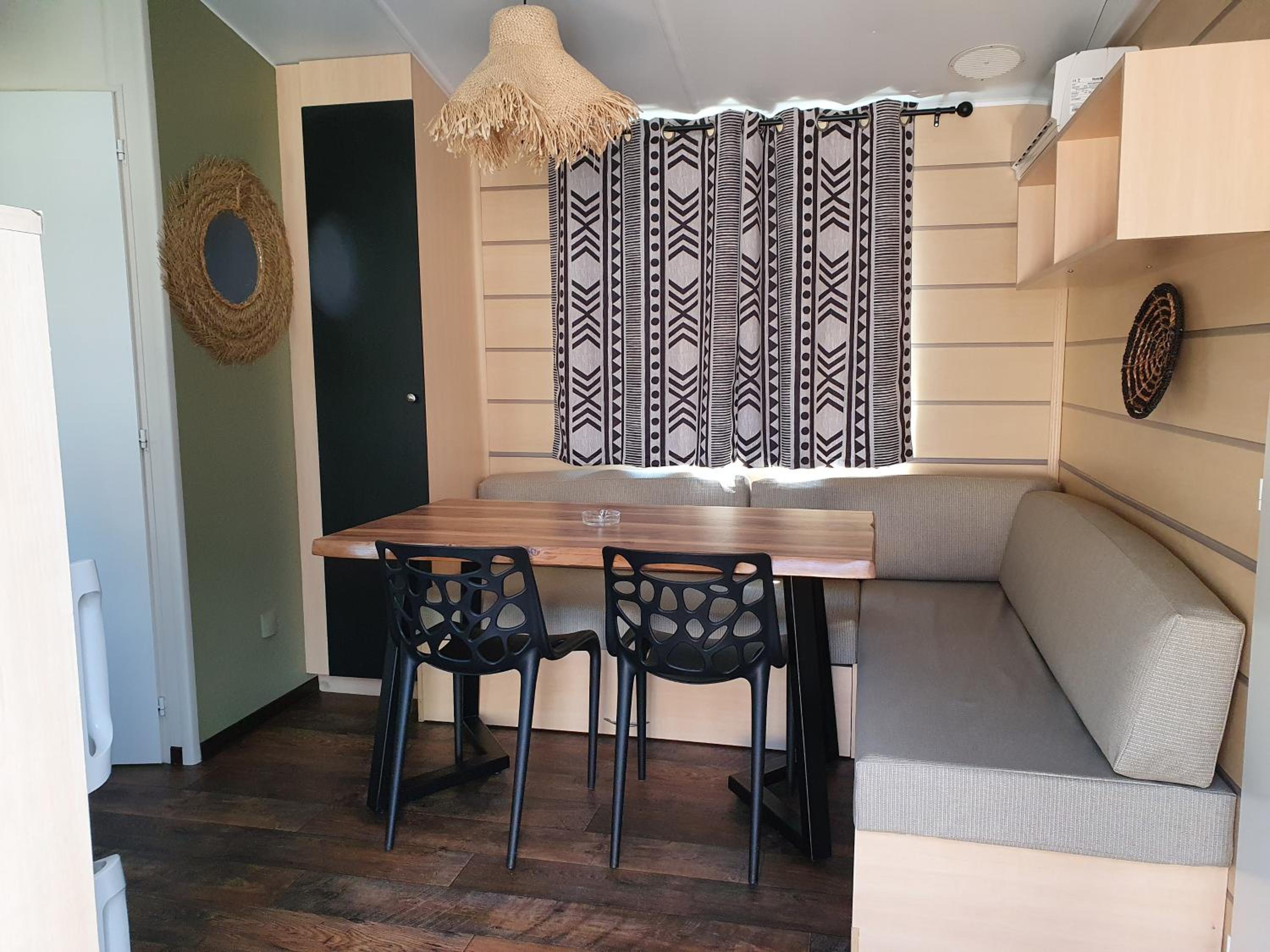 Mobile Home photo 2