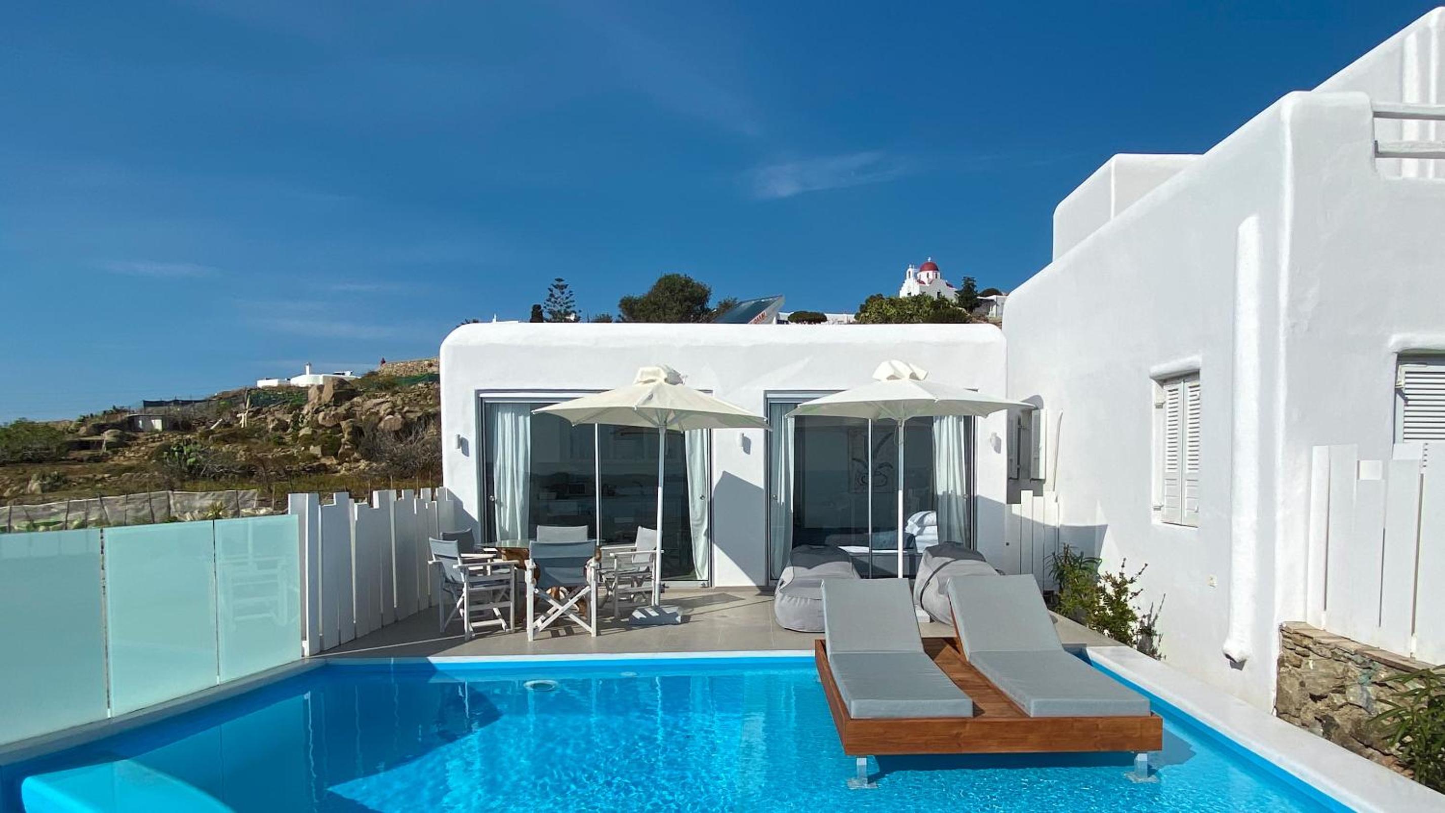 Superior Two-Bedroom Apartment with Private Infinity Pool and Sea View photo 3