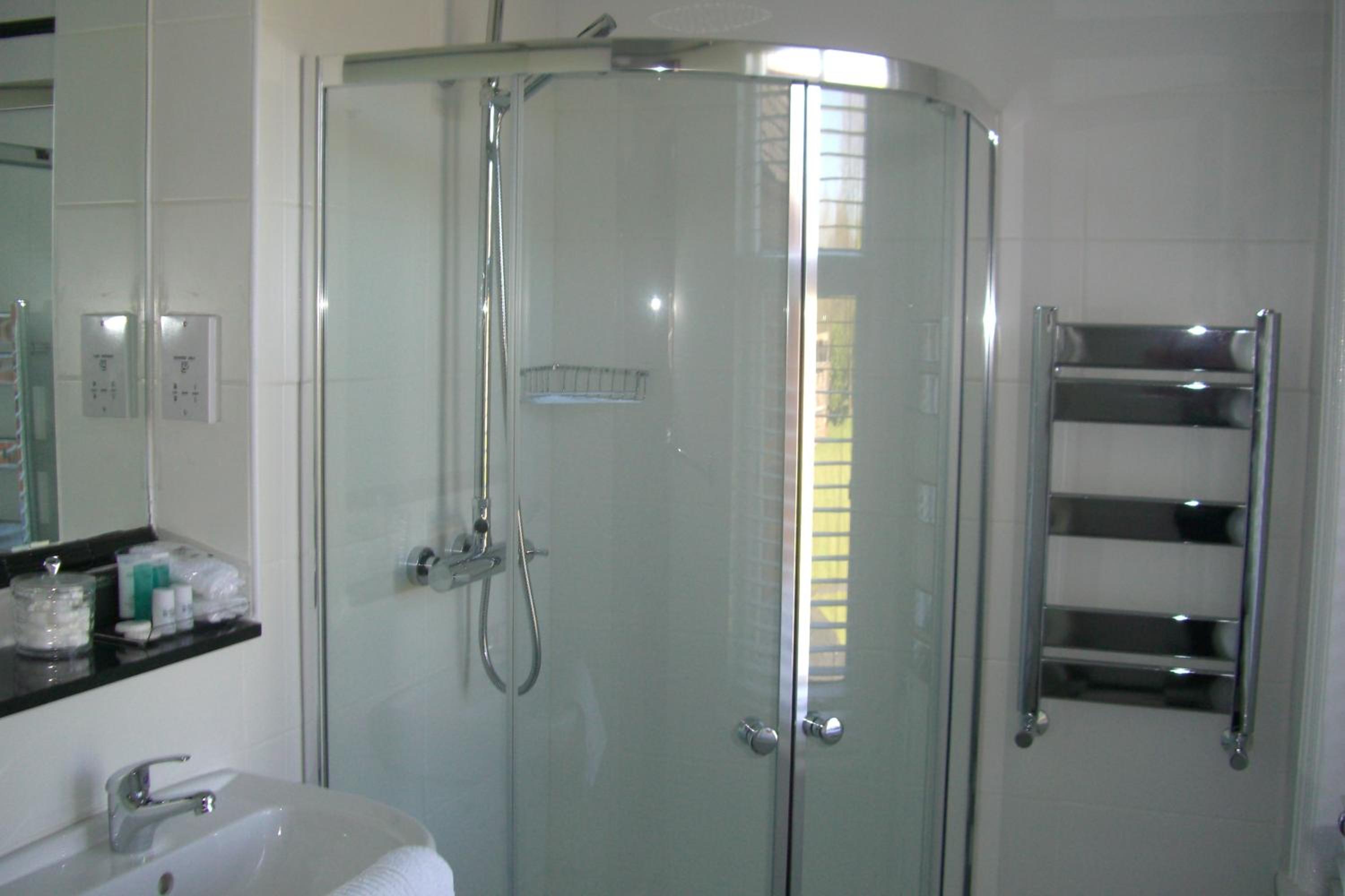En-Suite Four Poster Room photo 3