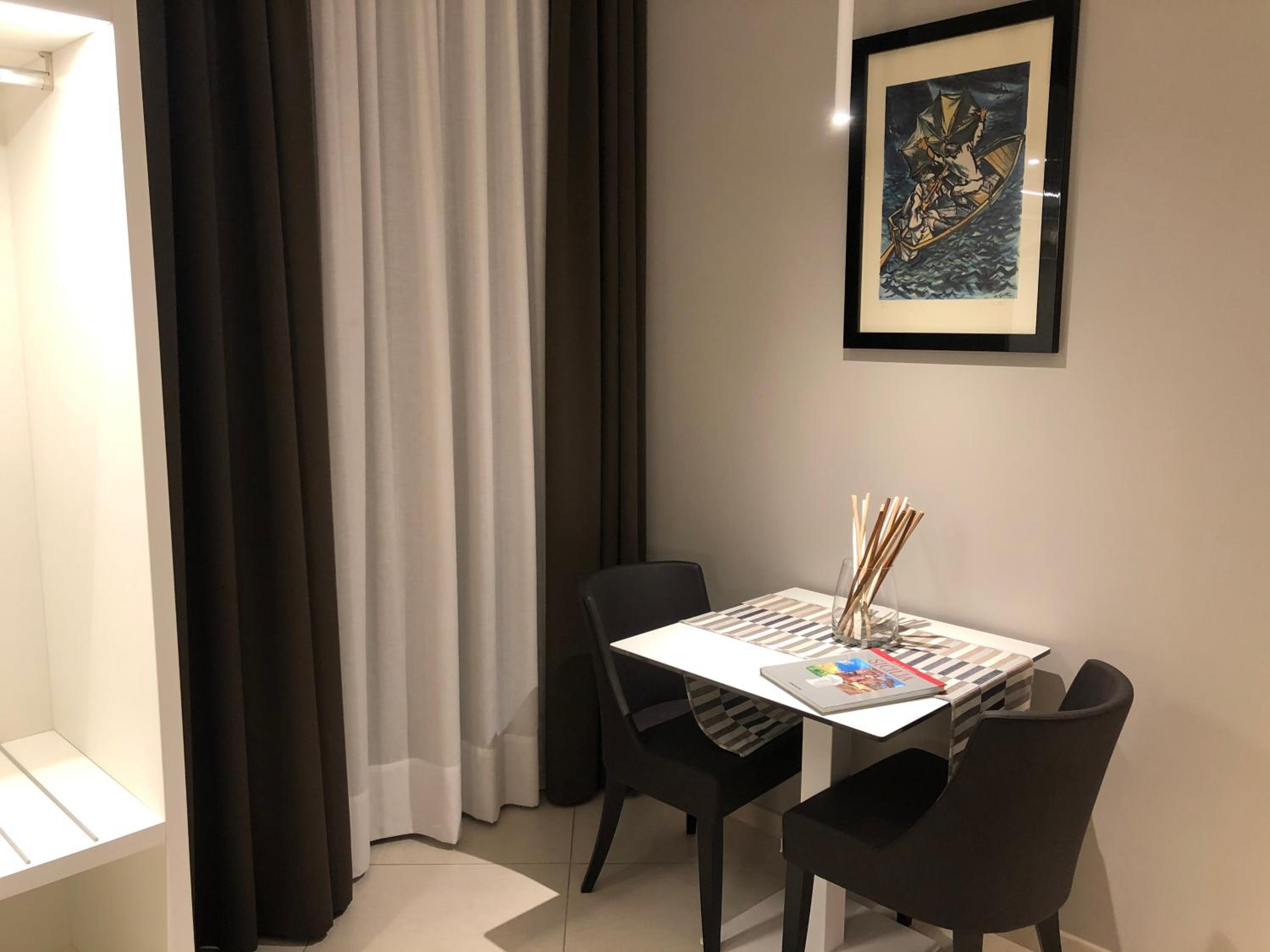 Luxury Triple Room - Photo 17