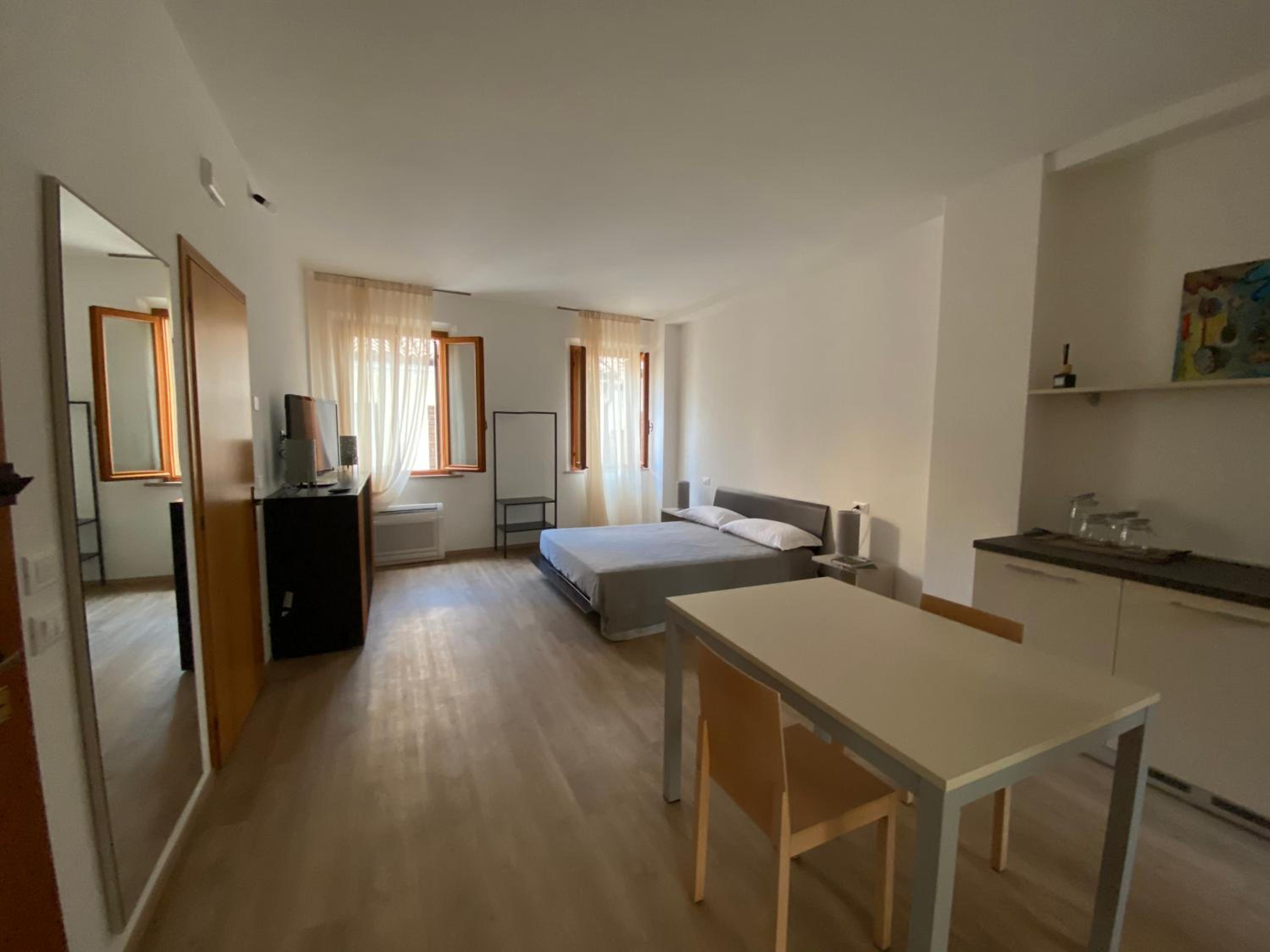 Double Room - Photo 8