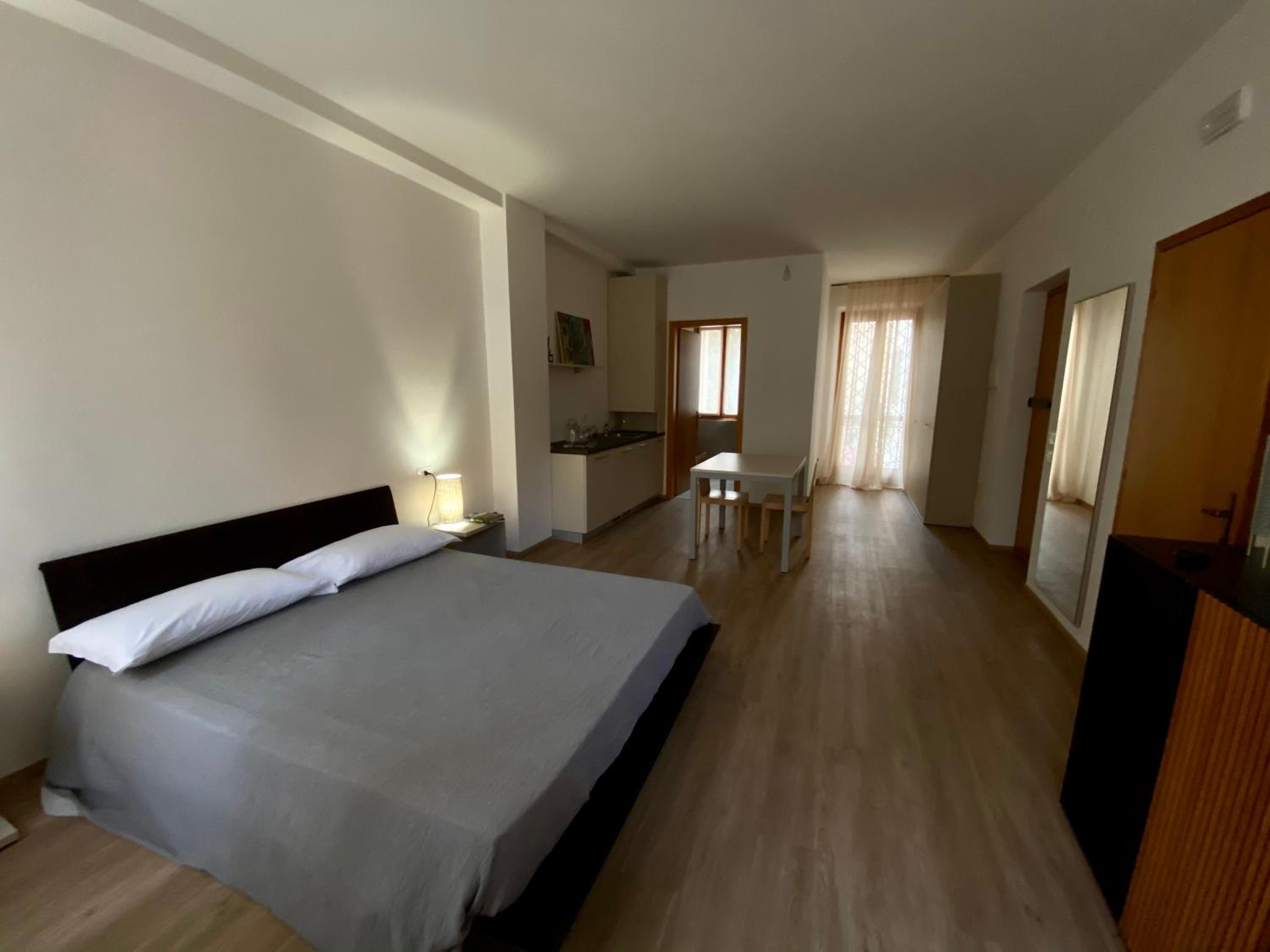 Double Room - Photo 7