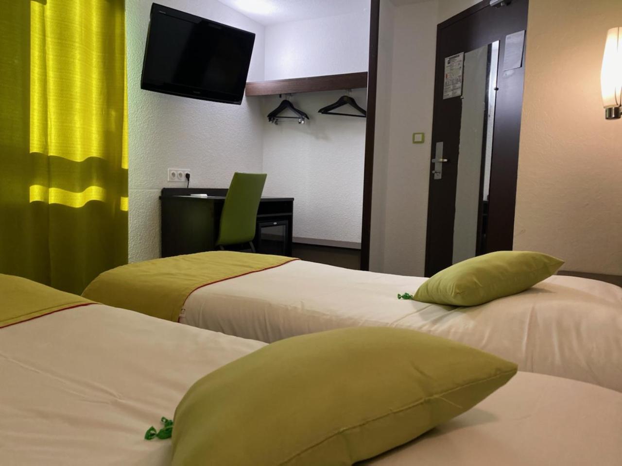 Twin Room - Photo 4