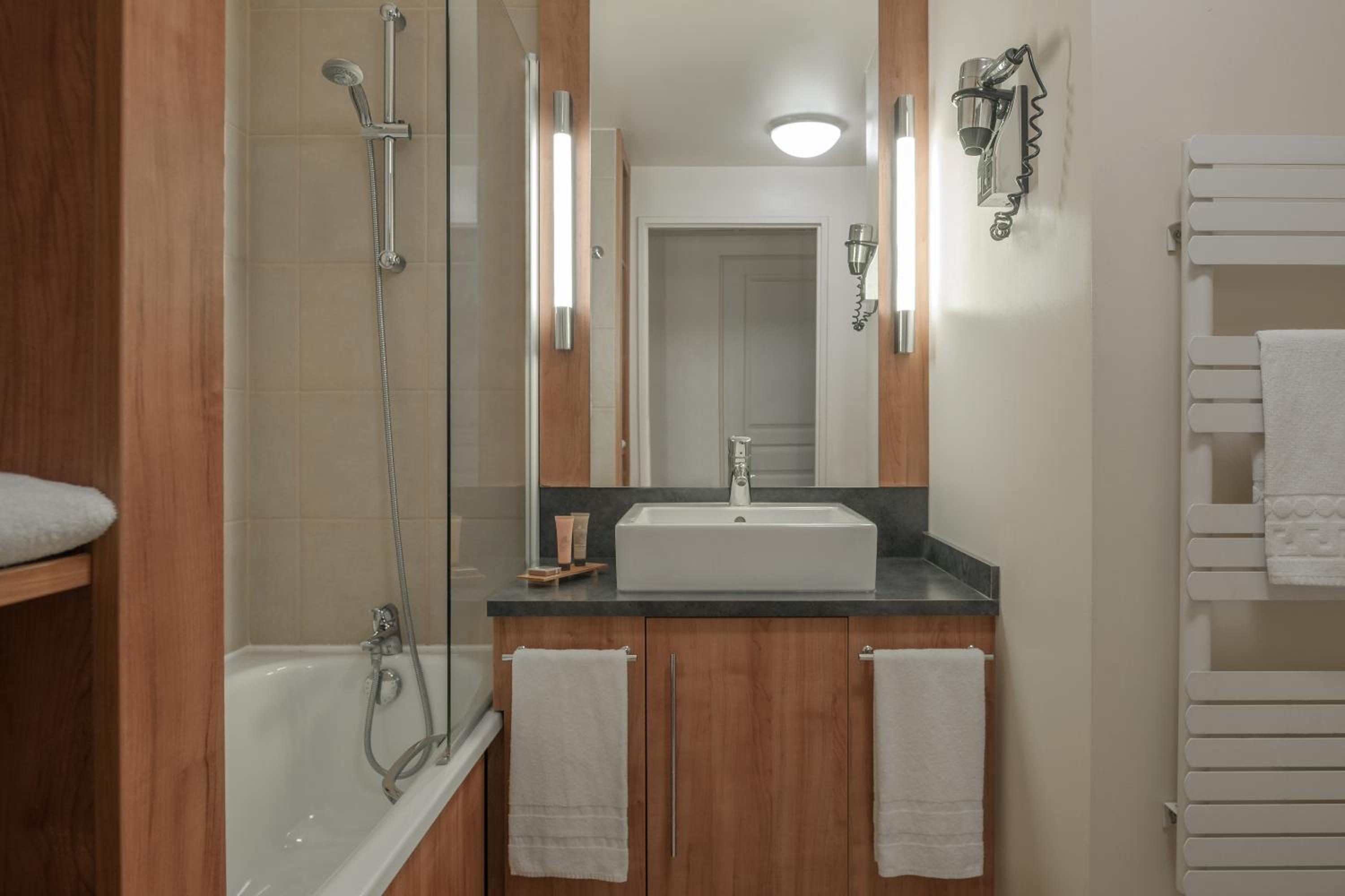 Apartment (4 Adults) - Photo 3