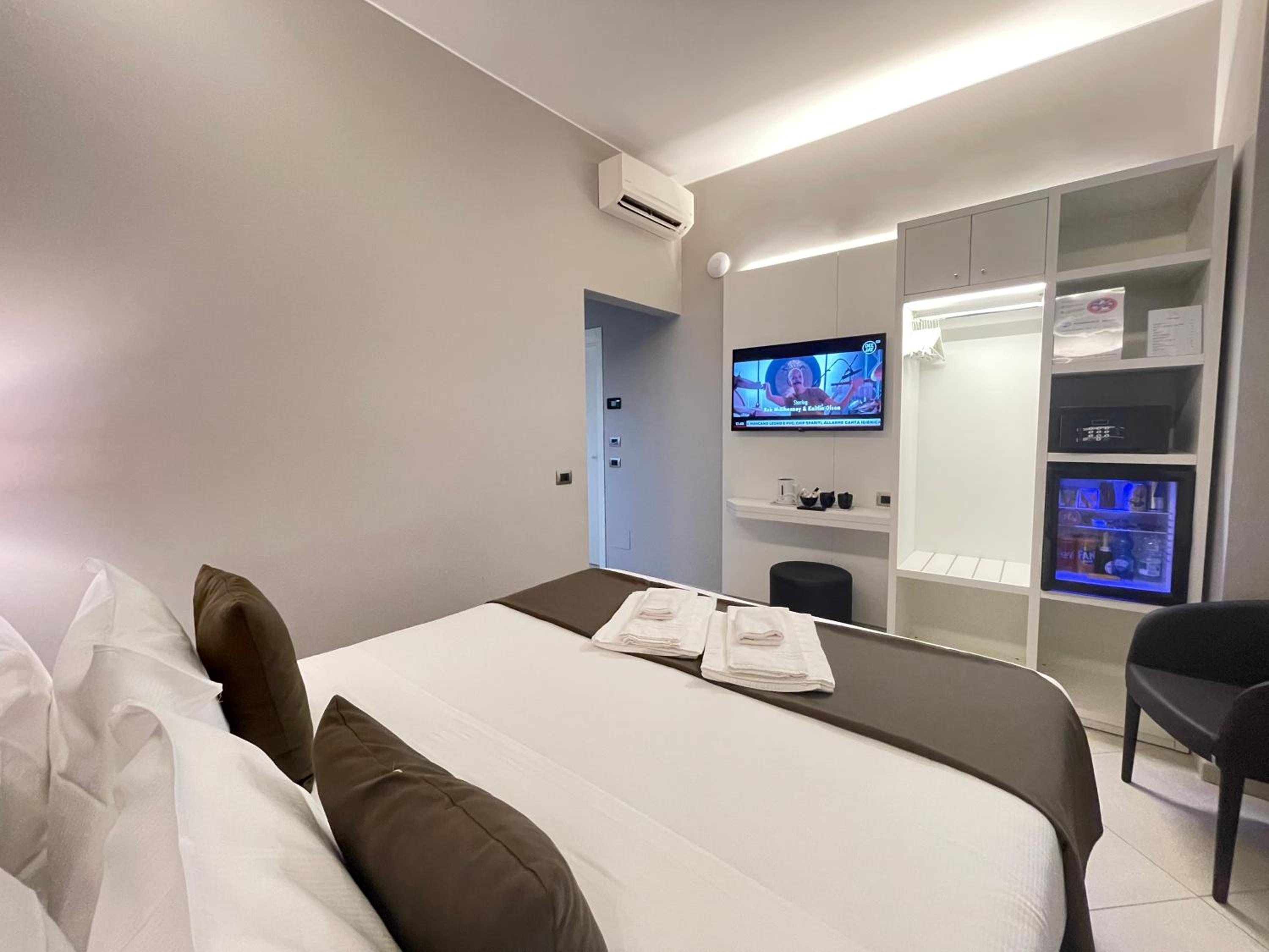 Deluxe Double or Twin Room photo 3