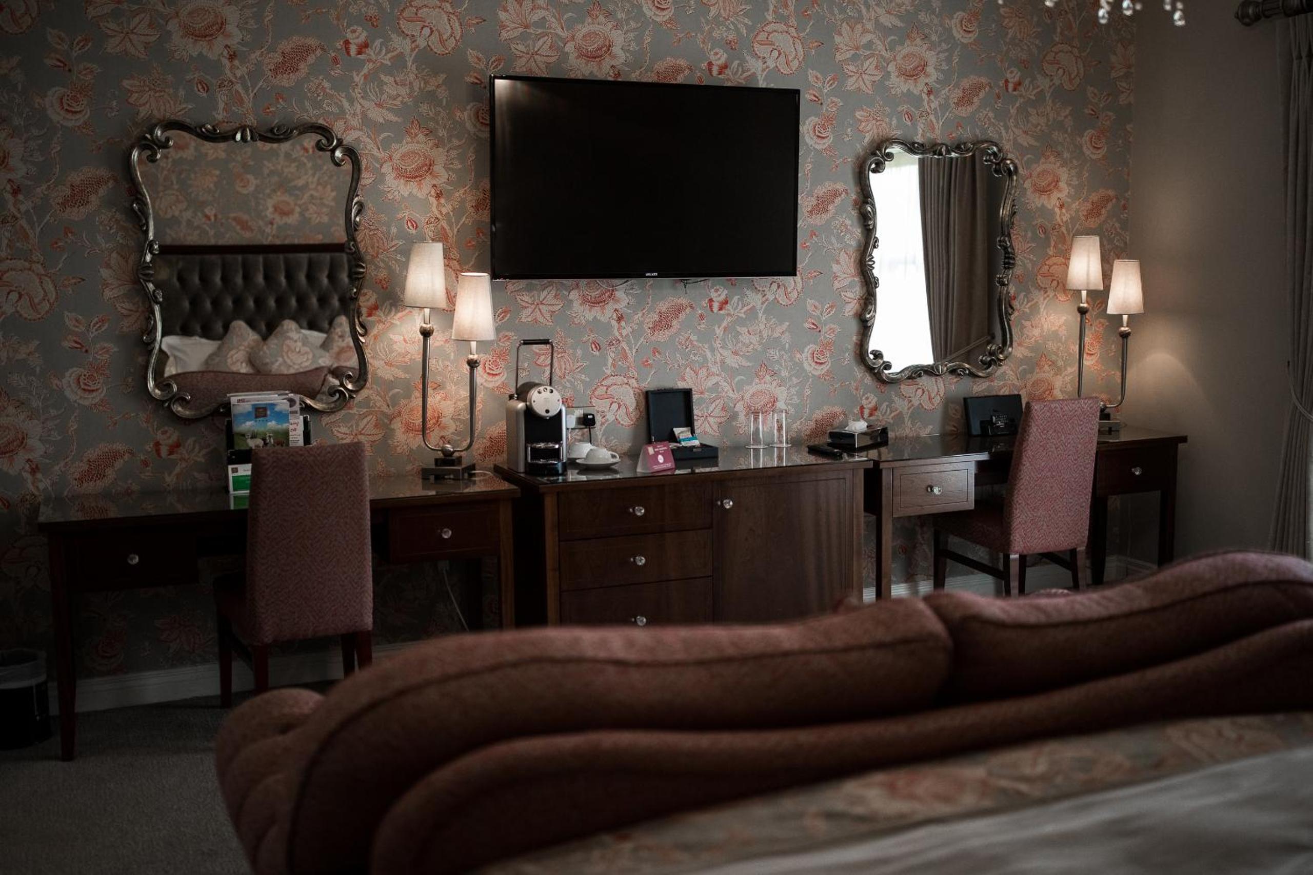 Deluxe Junior Suite - Photo 2