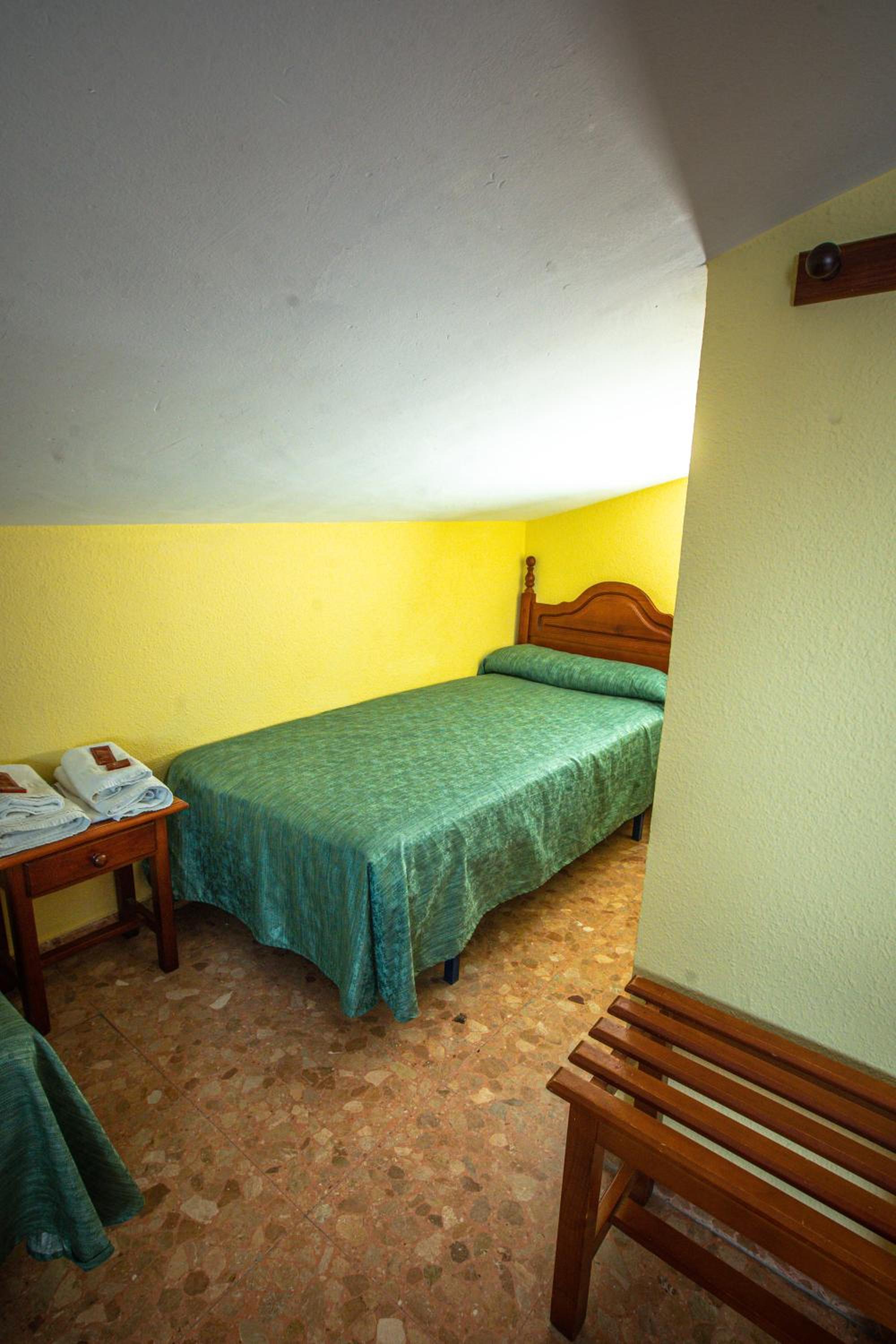Twin Room with Parking photo 2