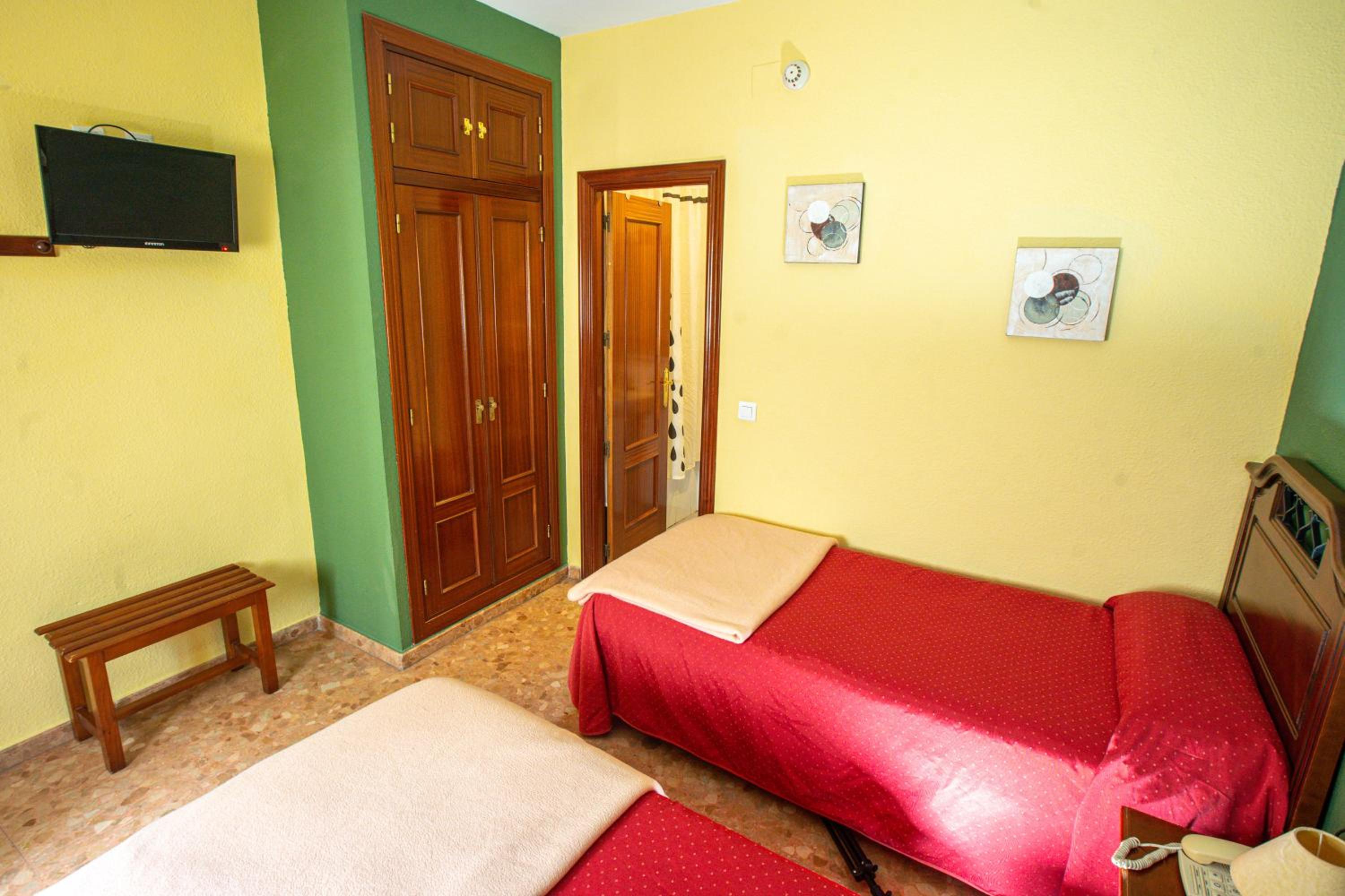 Twin Room with Parking photo 3
