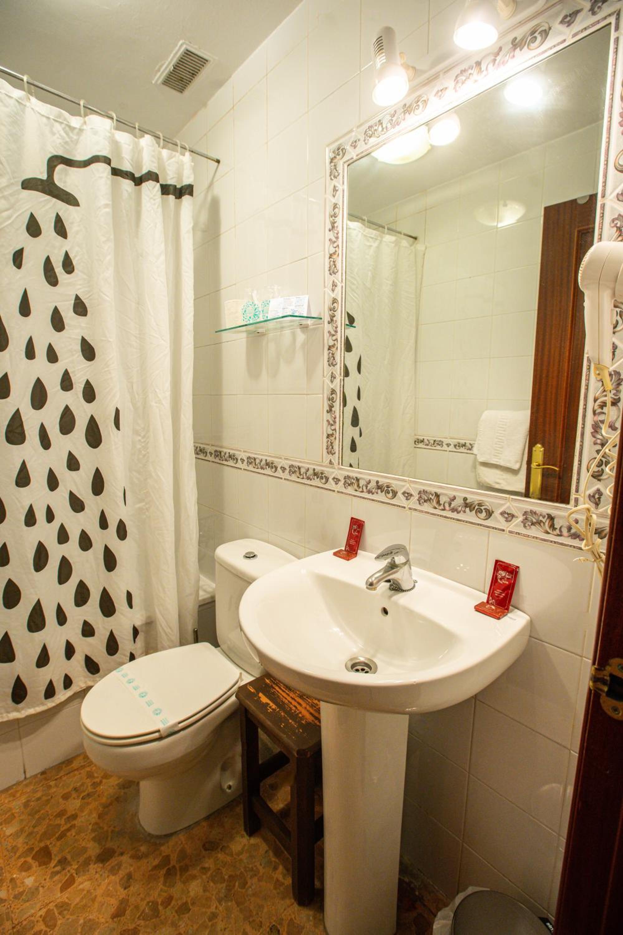 Triple Room - Photo 15