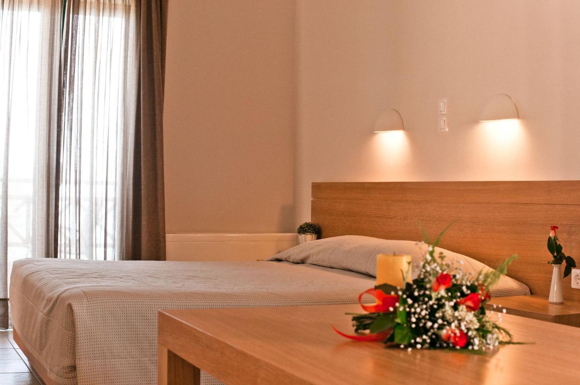 Double or Twin Room with Sea View - Photo 1