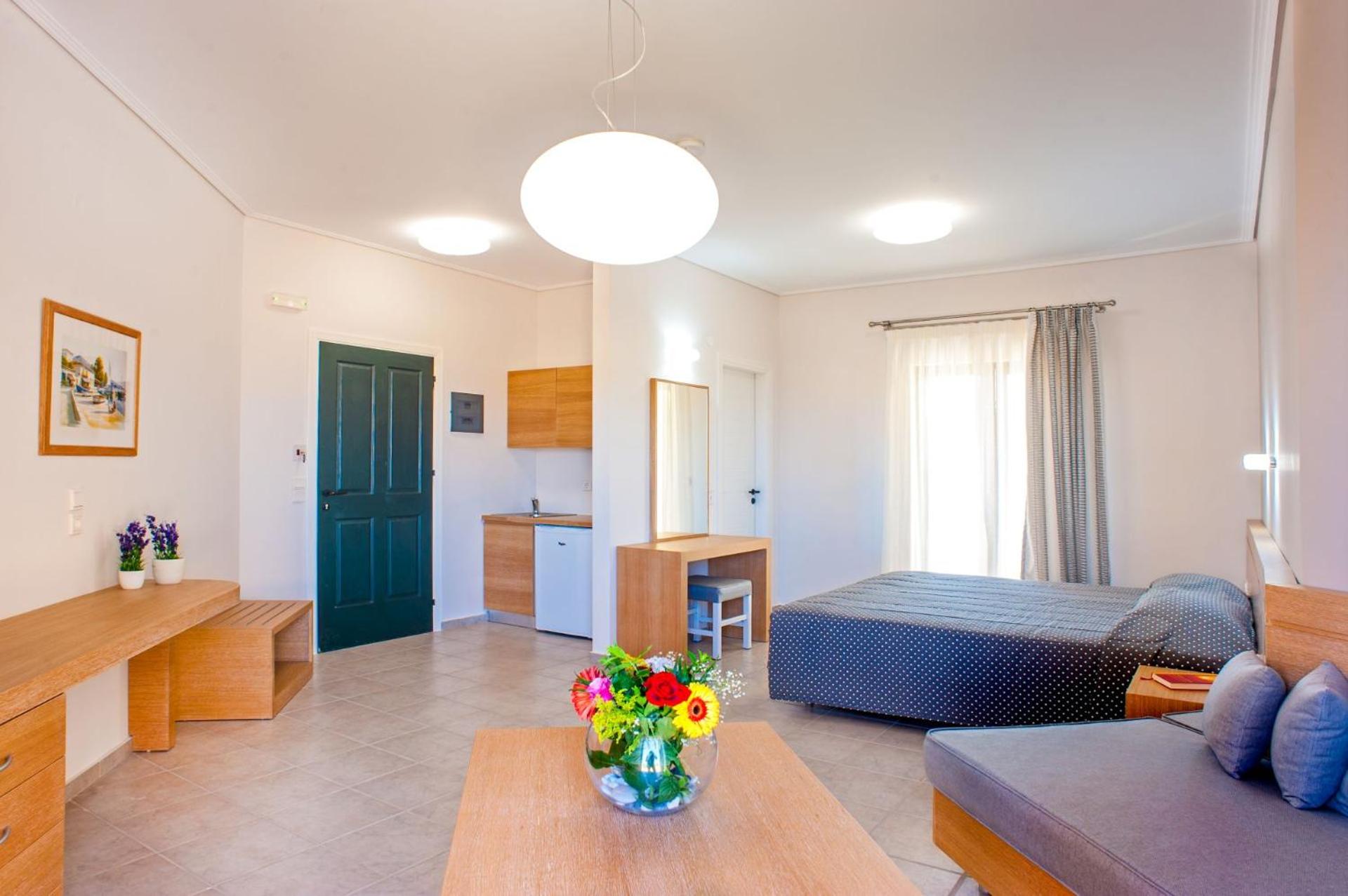 Double or Twin Room with Sea View - Photo 2