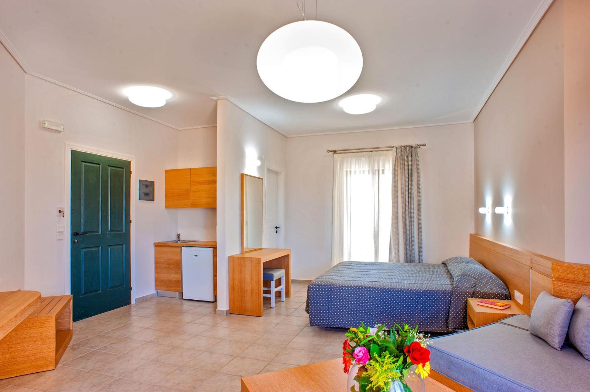 Double or Twin Room with Sea View - Photo 4
