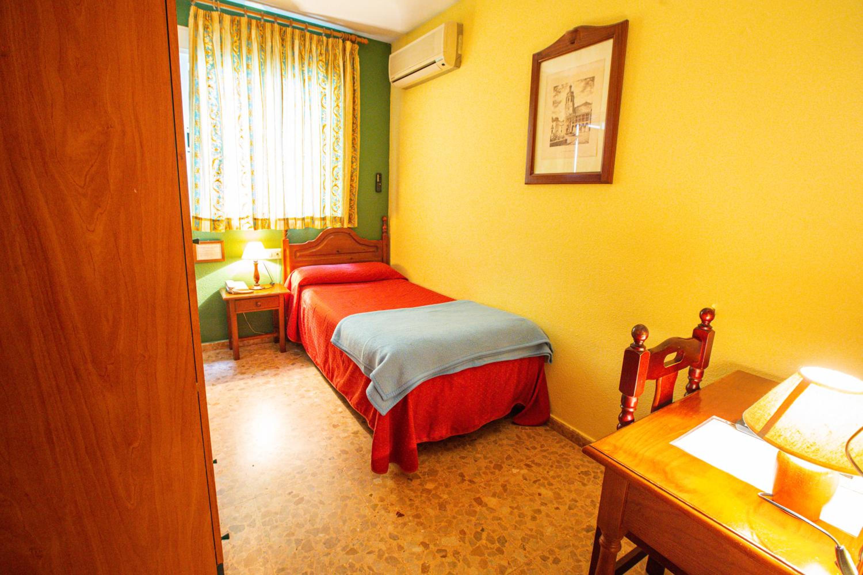 Single Room photo 3