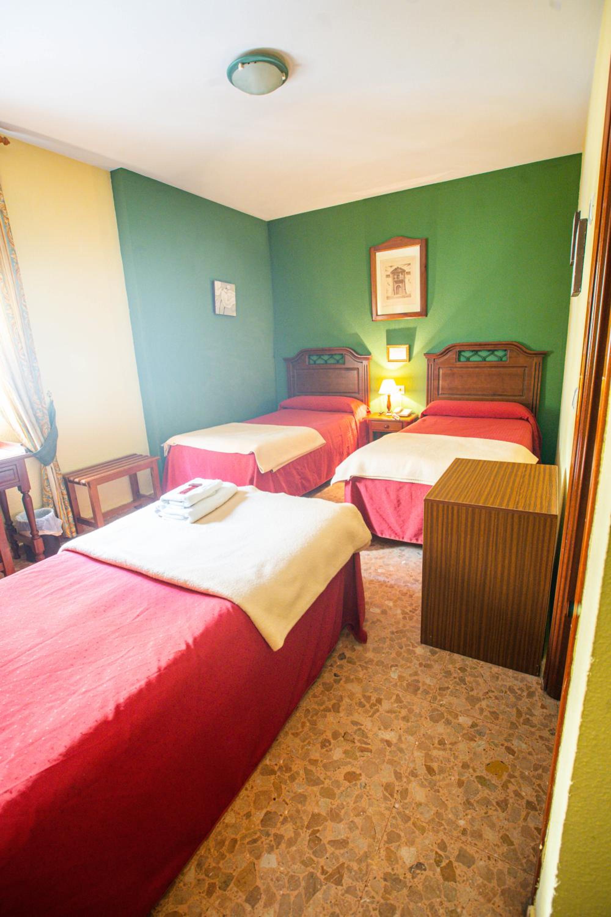 Triple Room - Photo 10