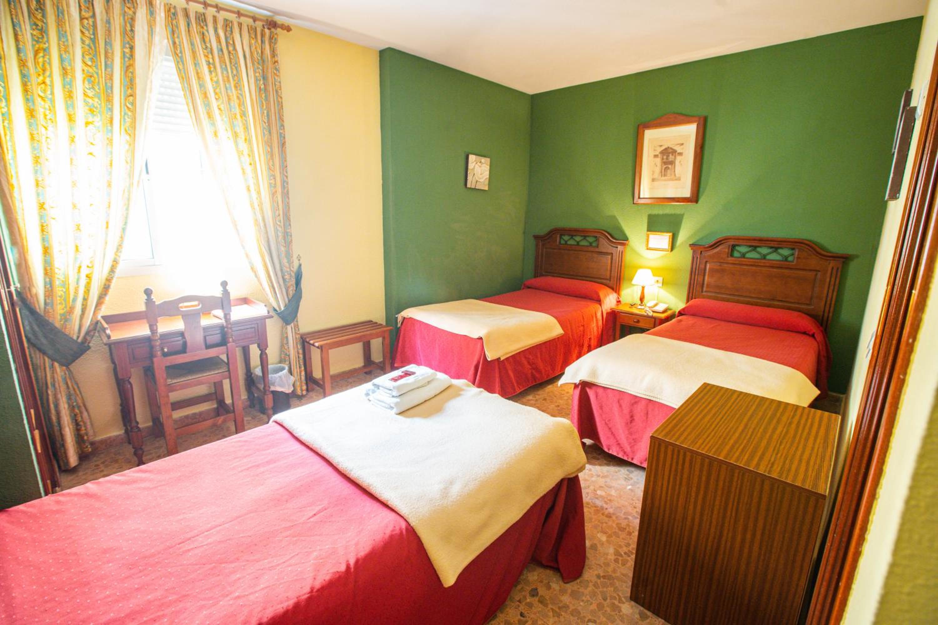 Triple Room - Photo 6