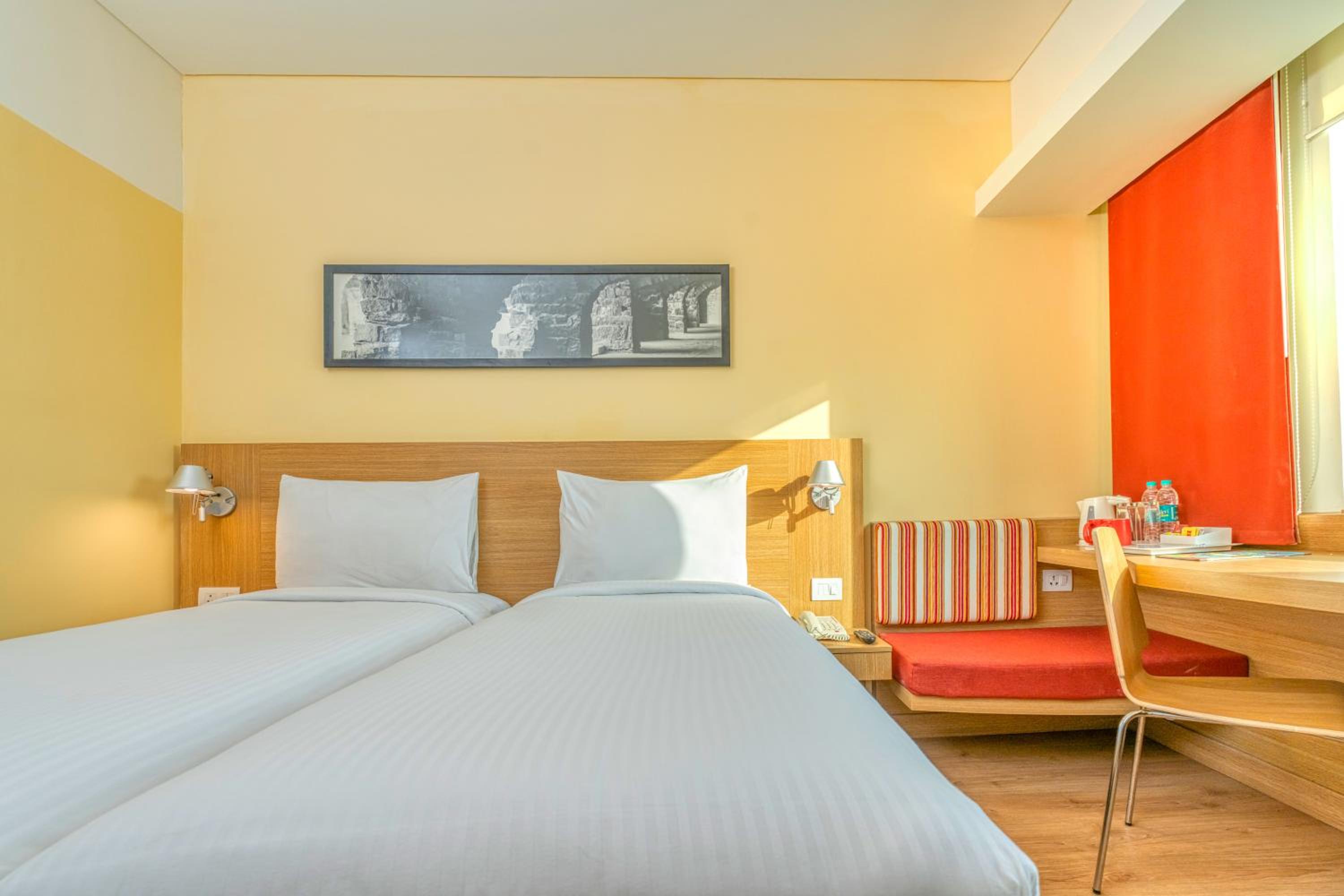 Standard Room with Two Single Beds - Photo 2