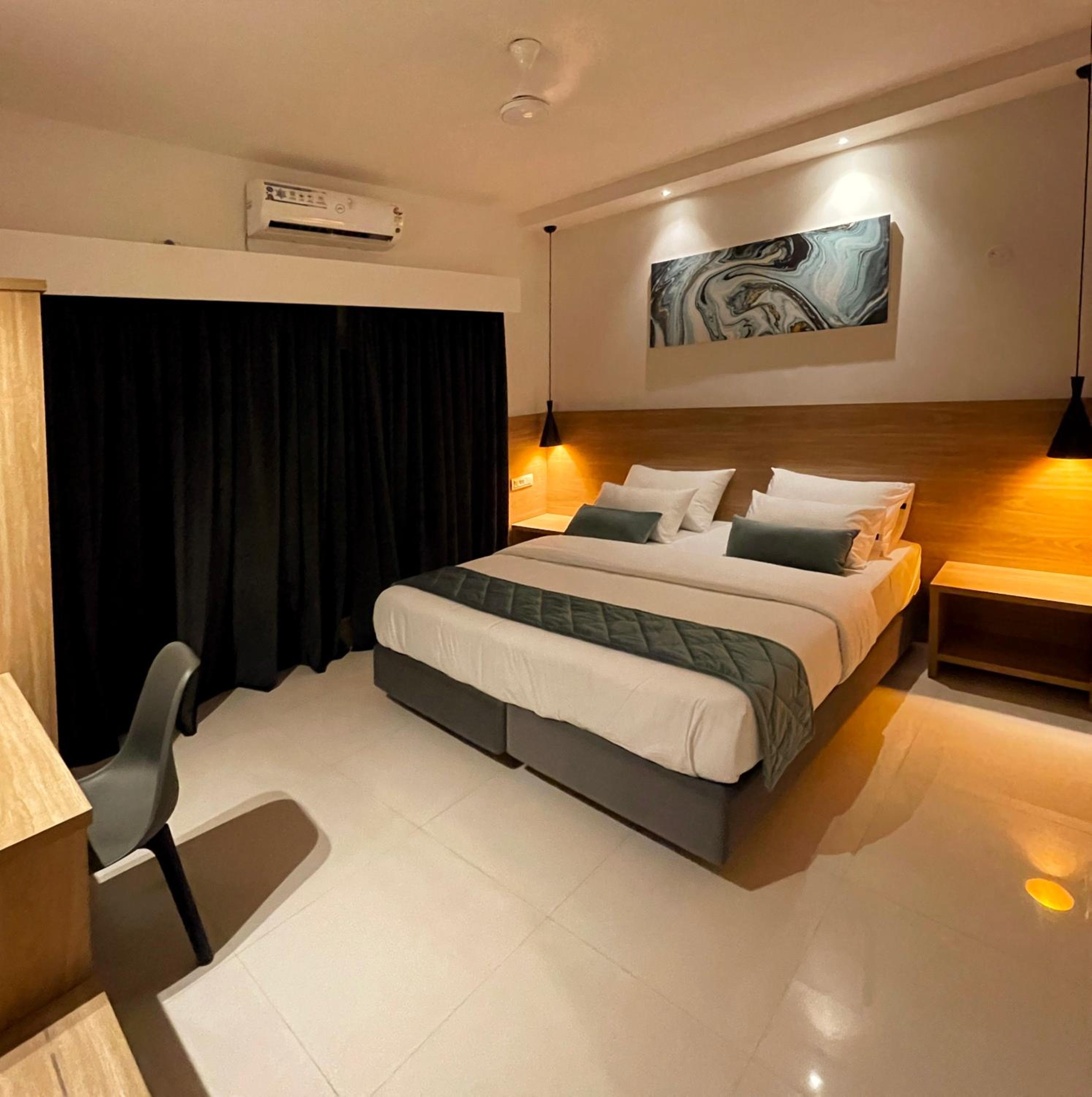 One-Bedroom Apartment - Photo 1