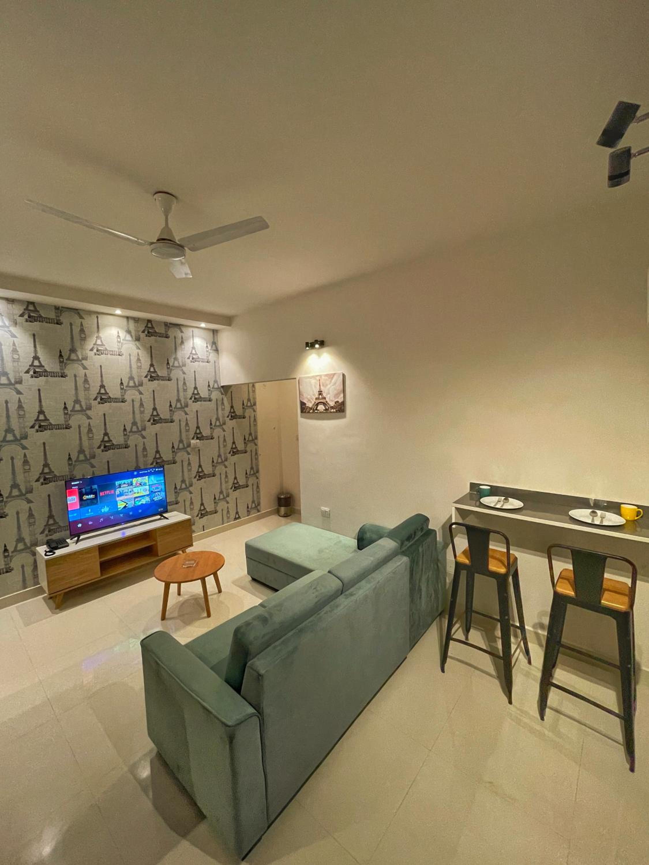 One-Bedroom Apartment - Photo 12
