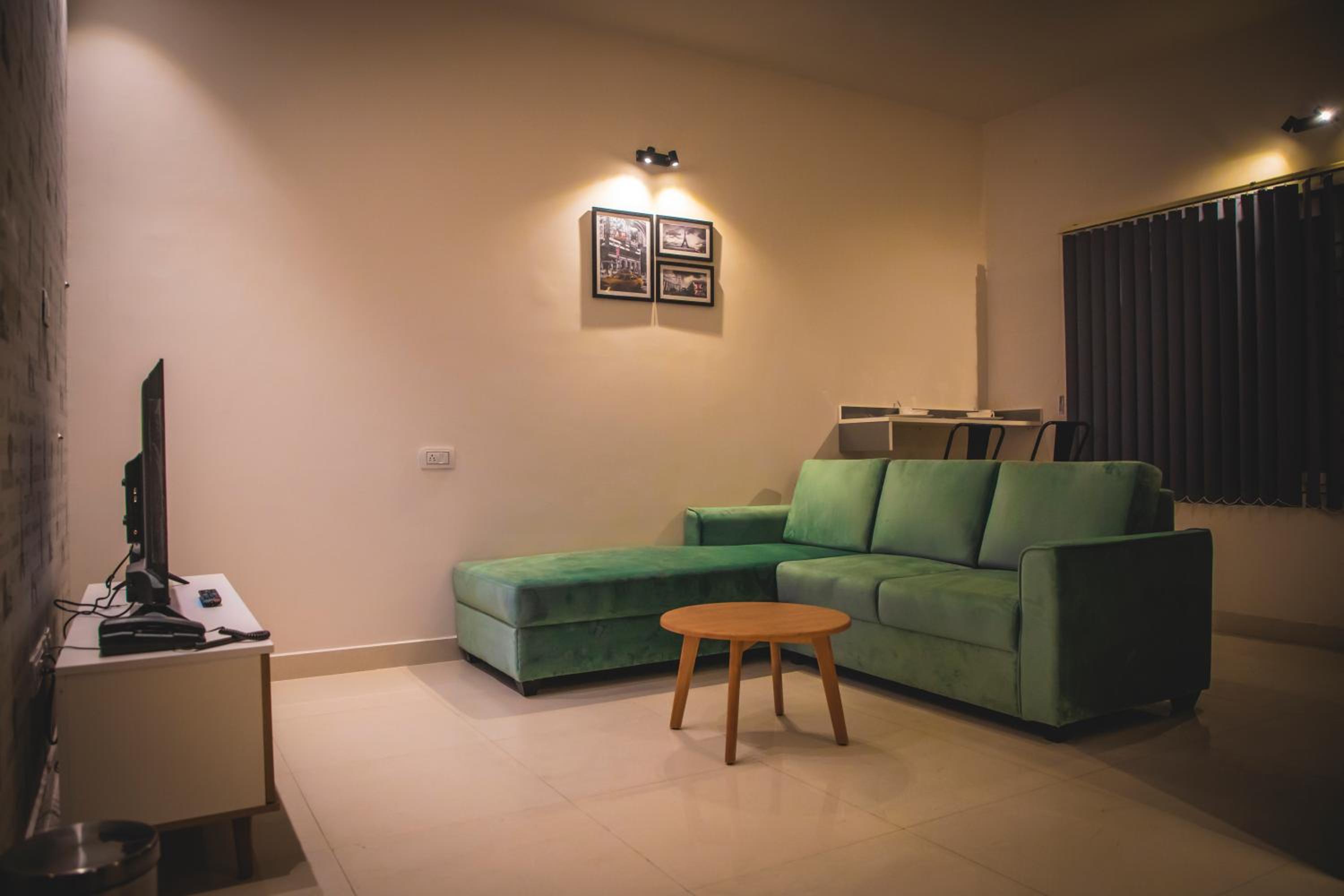 One-Bedroom Apartment - Photo 14